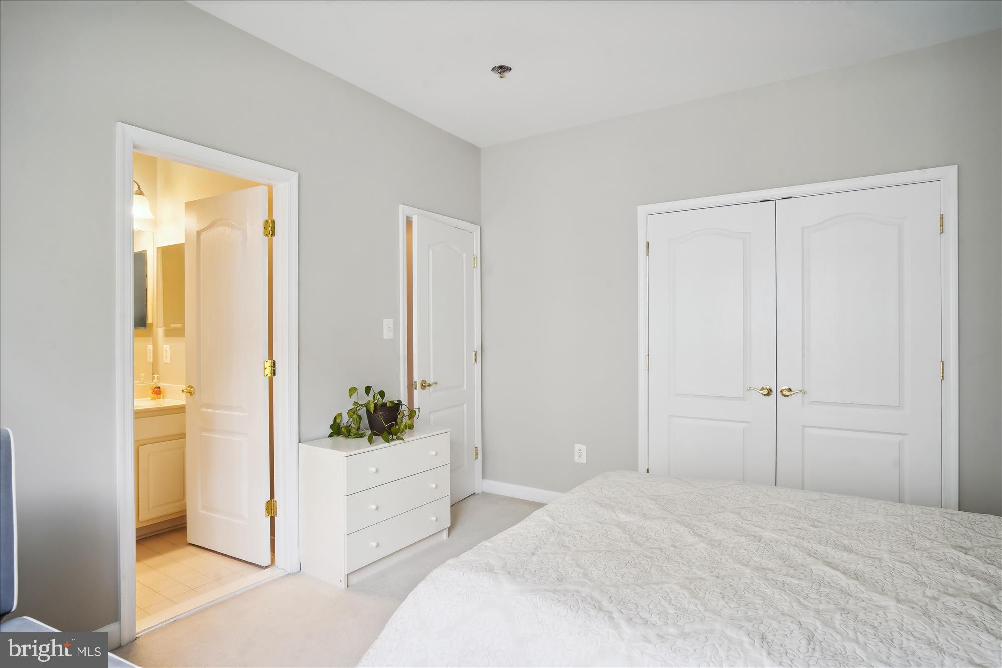 HIDDEN CREEK - Residential