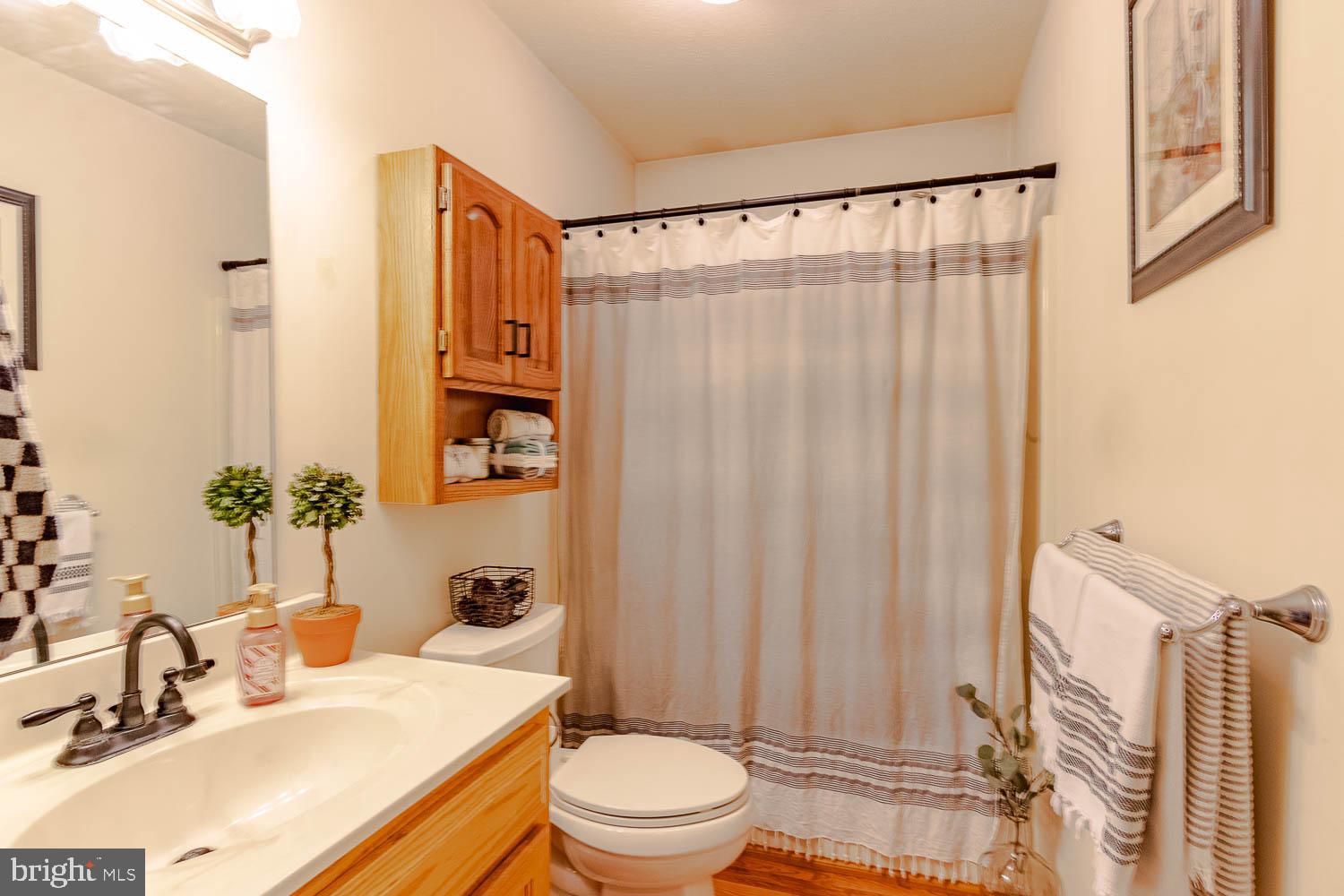 HAMPTON HILLS - Residential