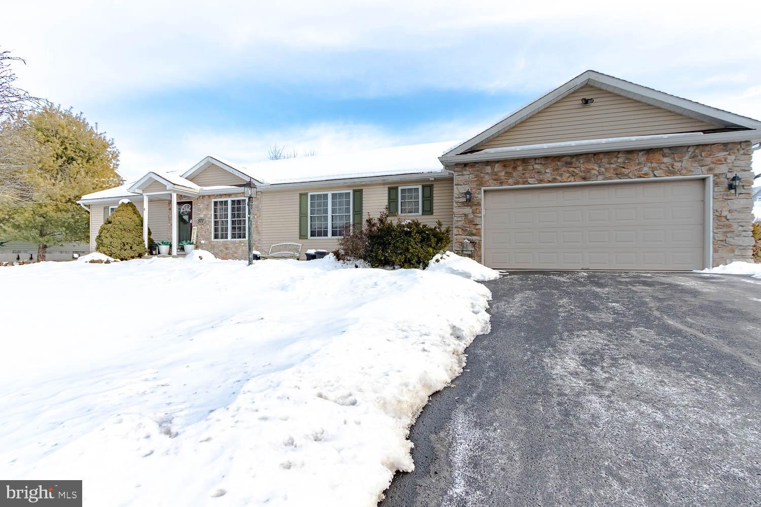 HAMPTON HILLS - Residential