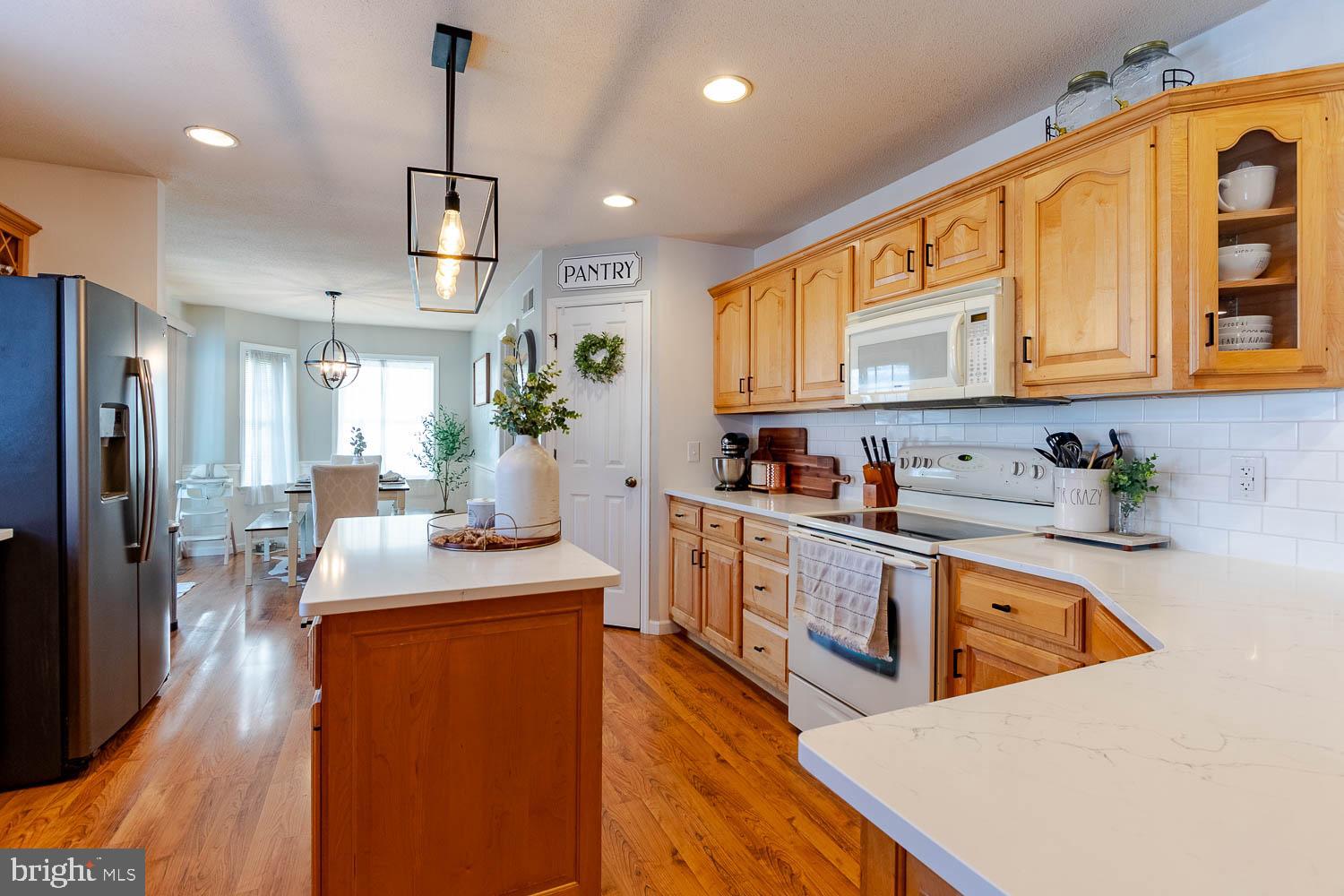 HAMPTON HILLS - Residential