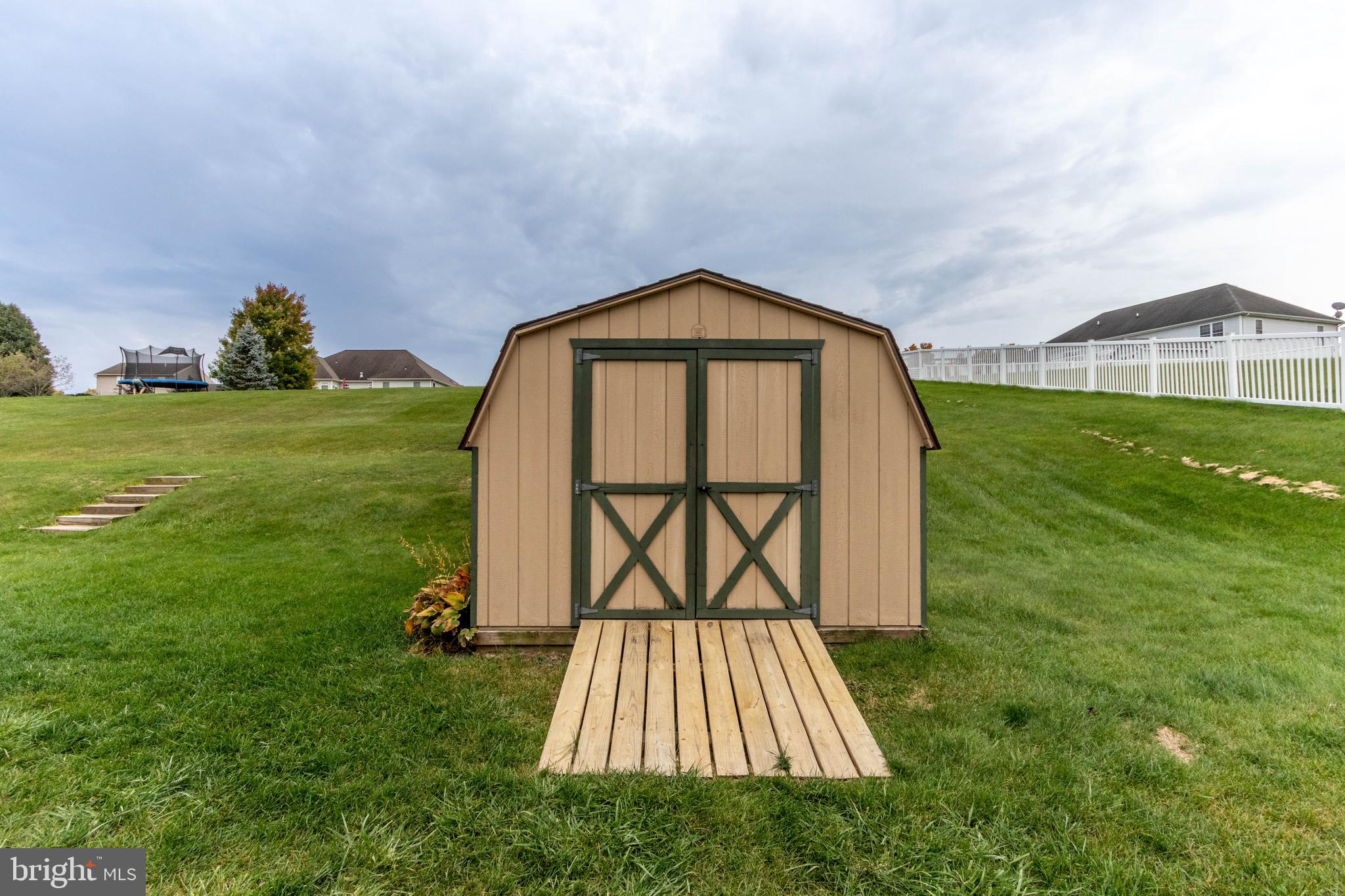 HAMPTON HILLS - Residential