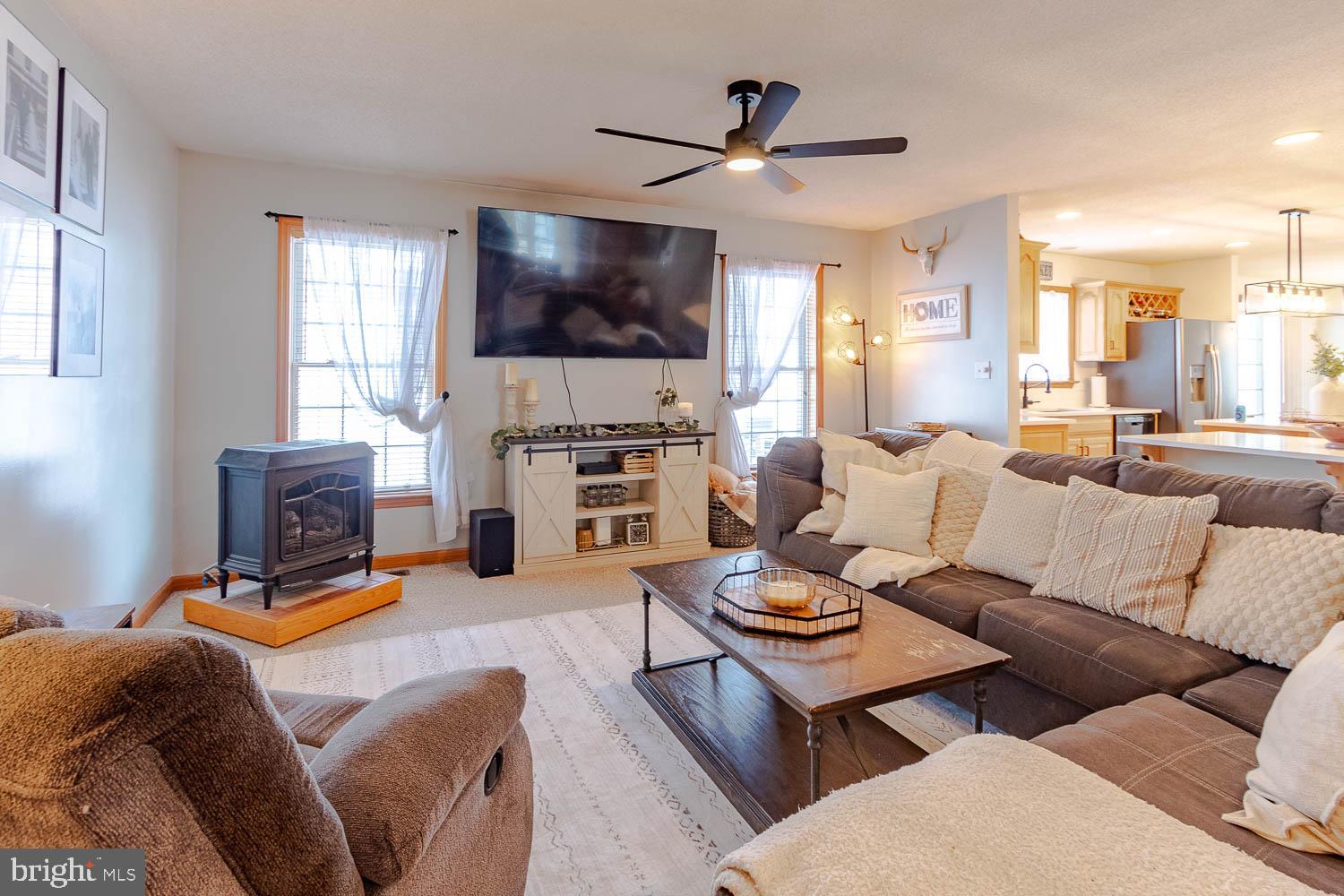 HAMPTON HILLS - Residential