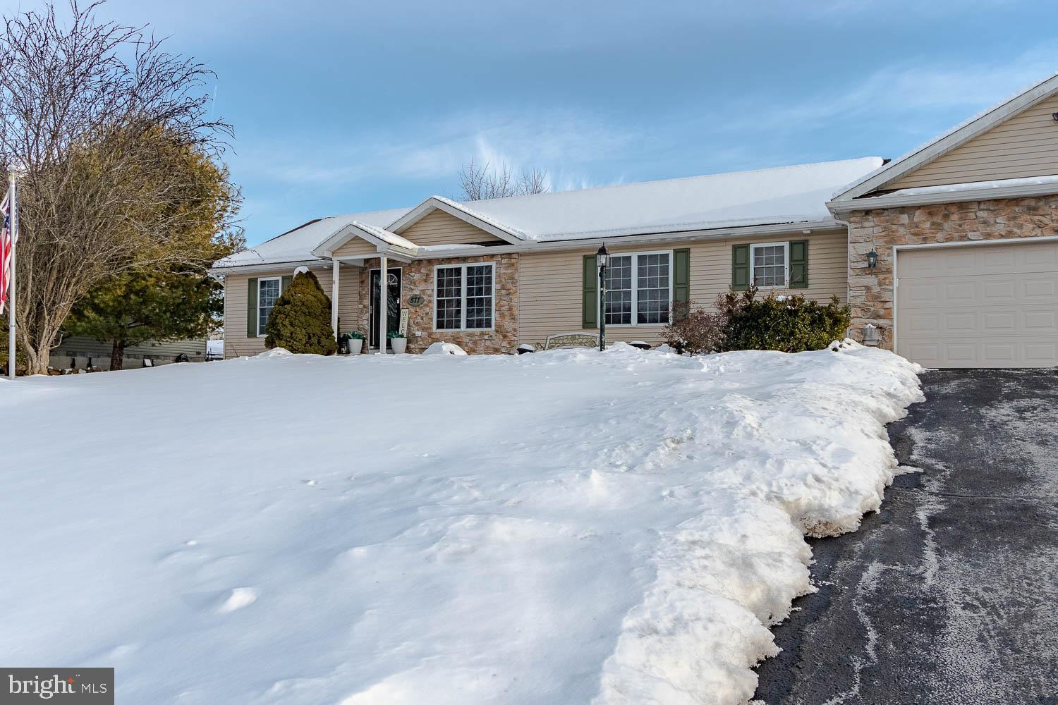 HAMPTON HILLS - Residential