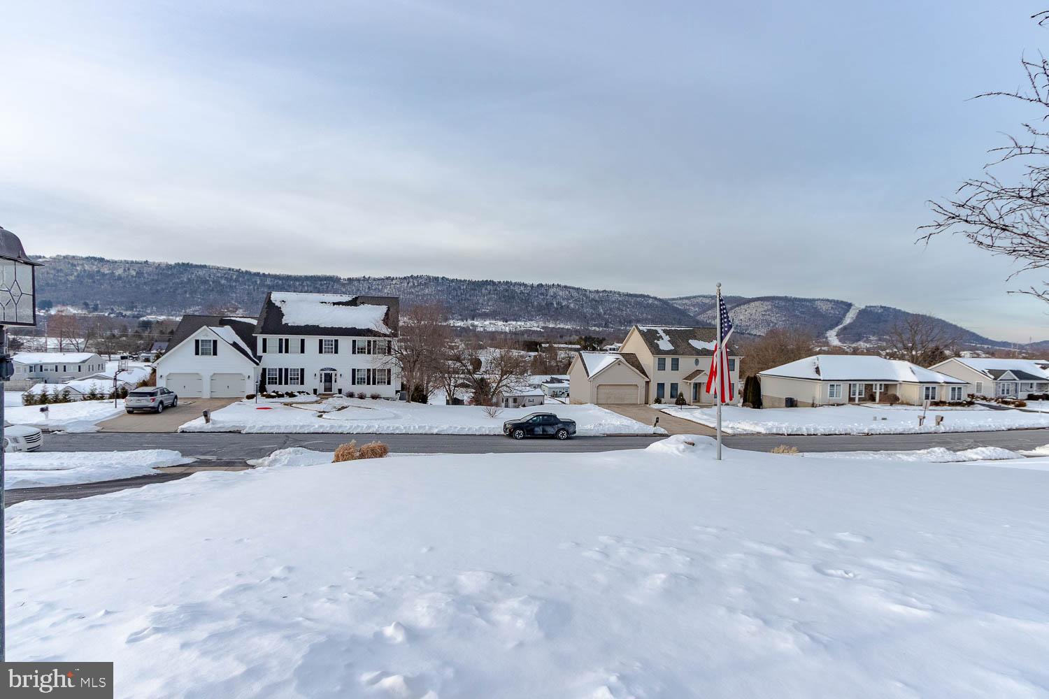 HAMPTON HILLS - Residential