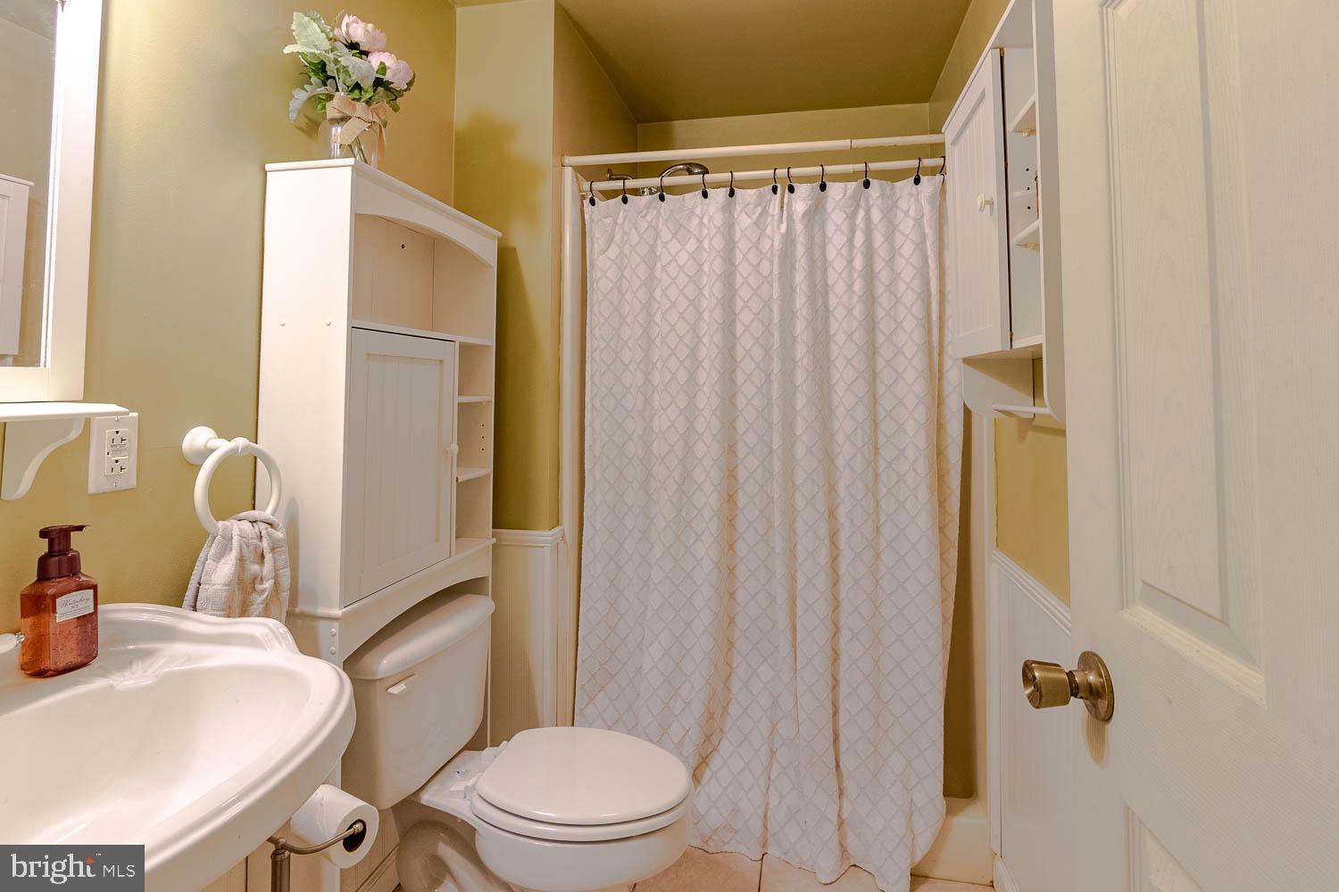 HAMPTON HILLS - Residential