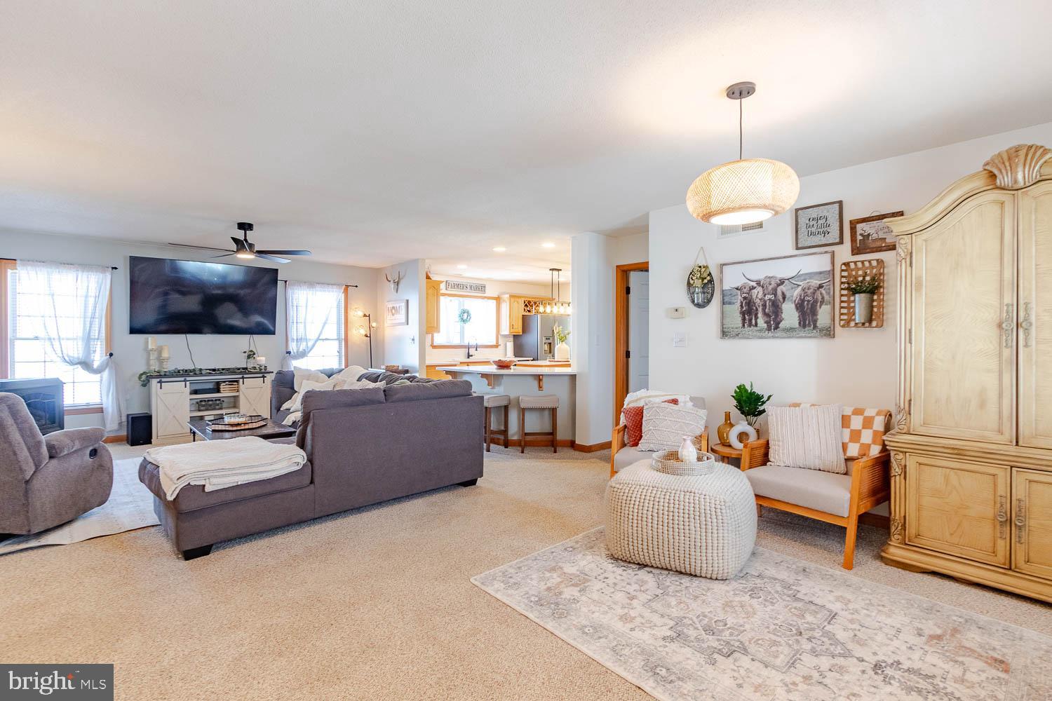 HAMPTON HILLS - Residential