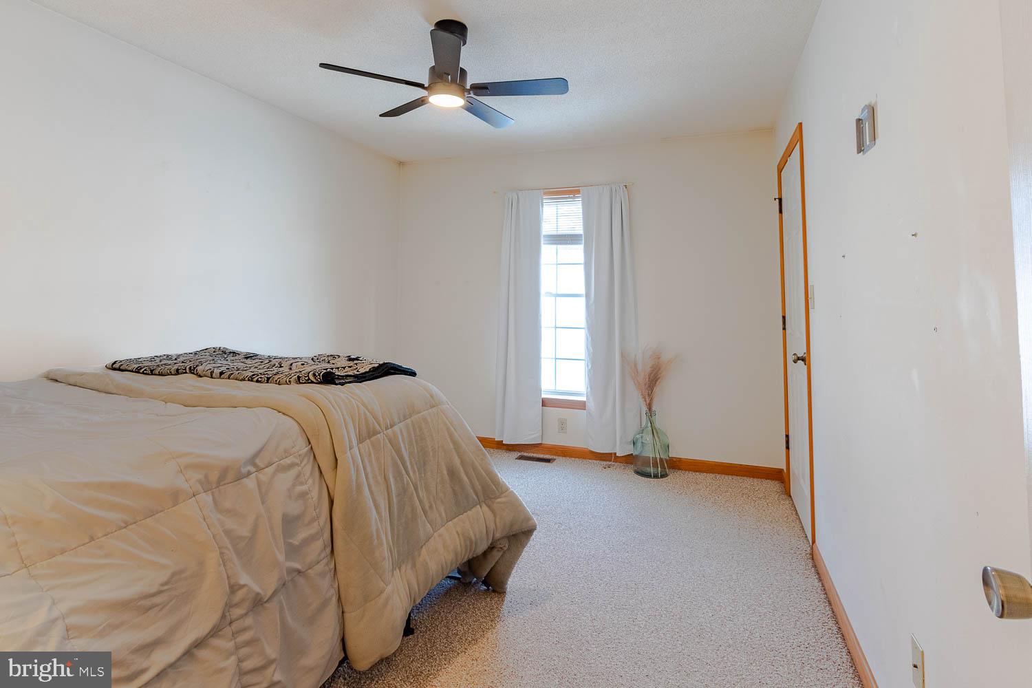 HAMPTON HILLS - Residential