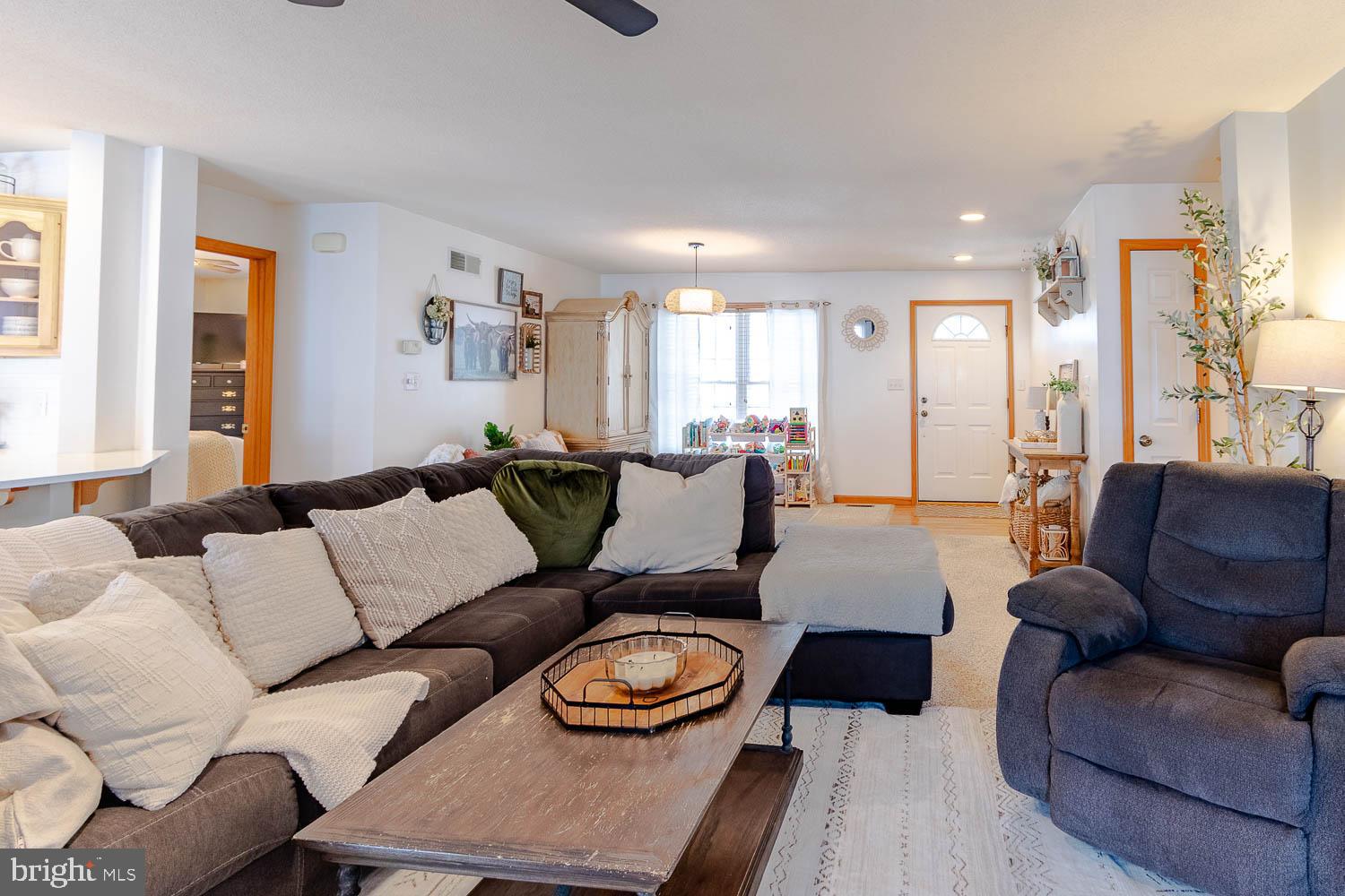 HAMPTON HILLS - Residential