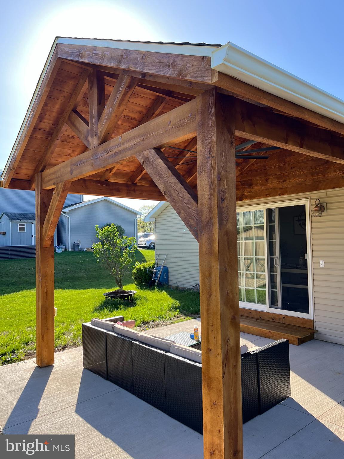 HAMPTON HILLS - Residential