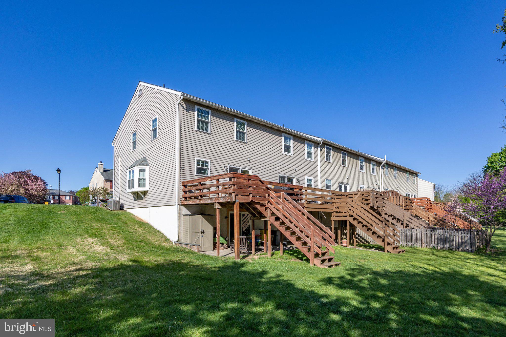 MAPLE HILL - Residential