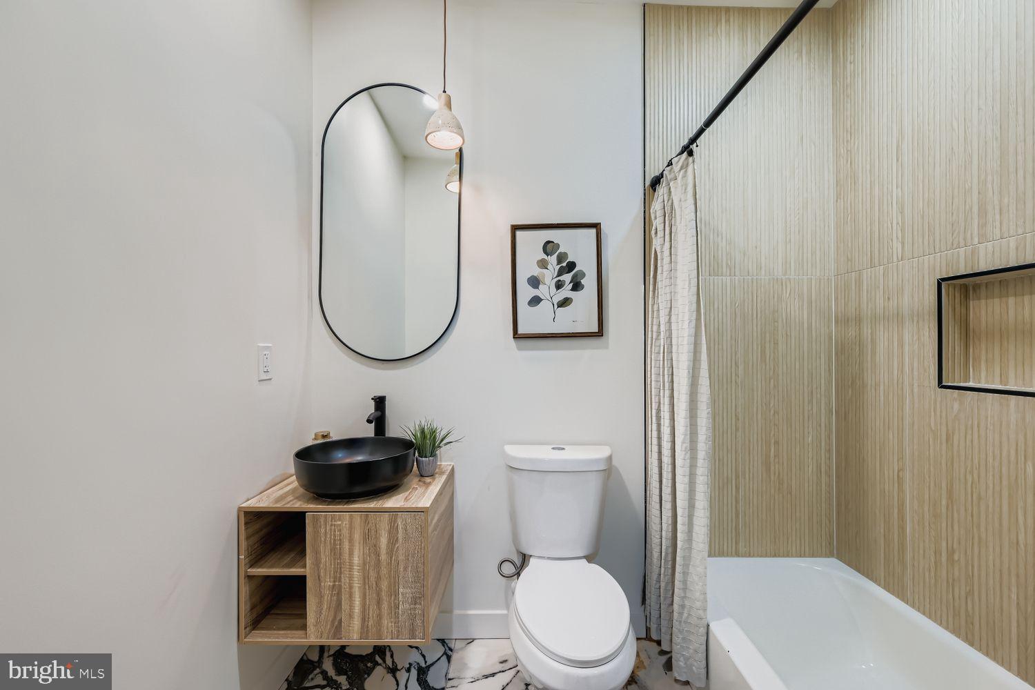 BROADWAY EAST - Residential