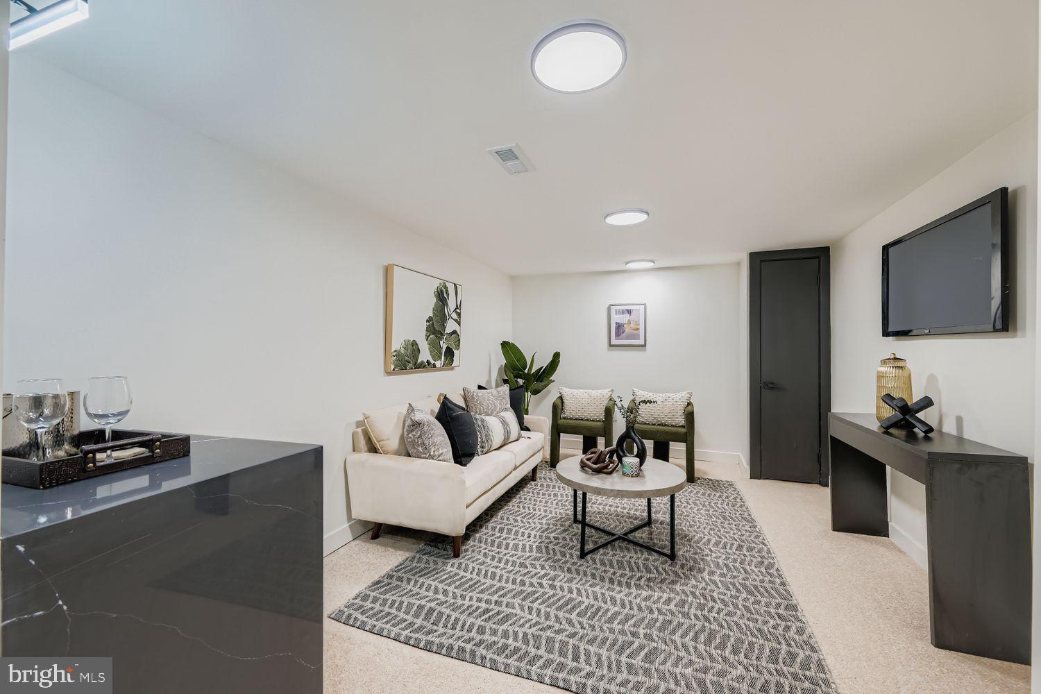 BROADWAY EAST - Residential