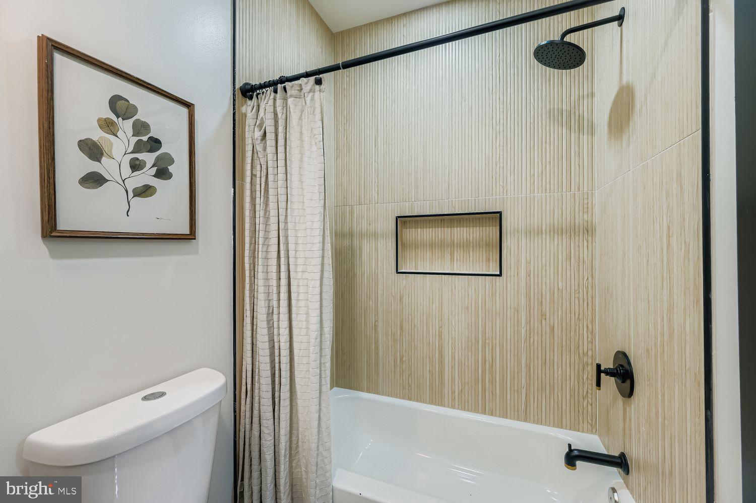 BROADWAY EAST - Residential