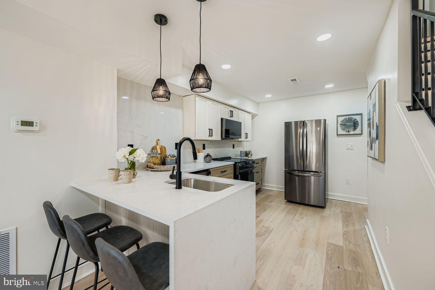 BROADWAY EAST - Residential