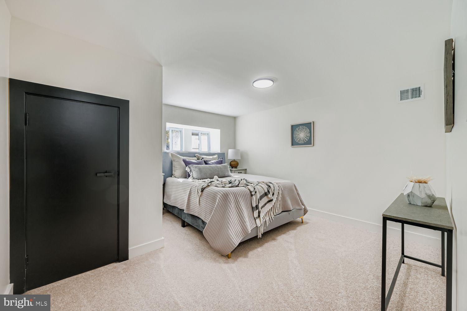 BROADWAY EAST - Residential