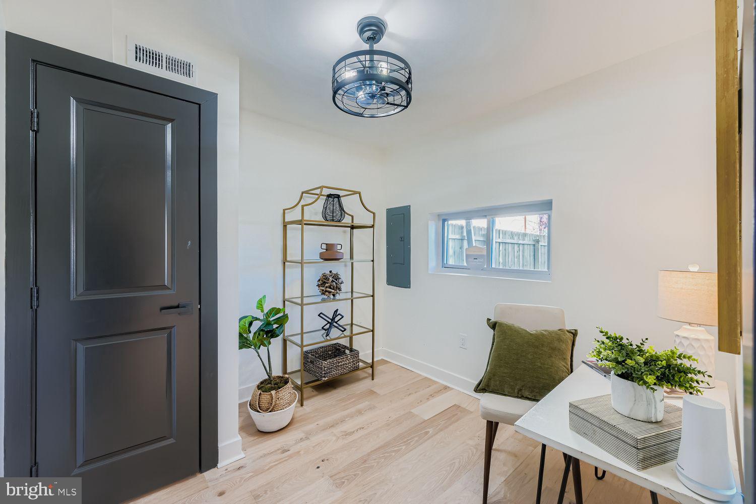 BROADWAY EAST - Residential