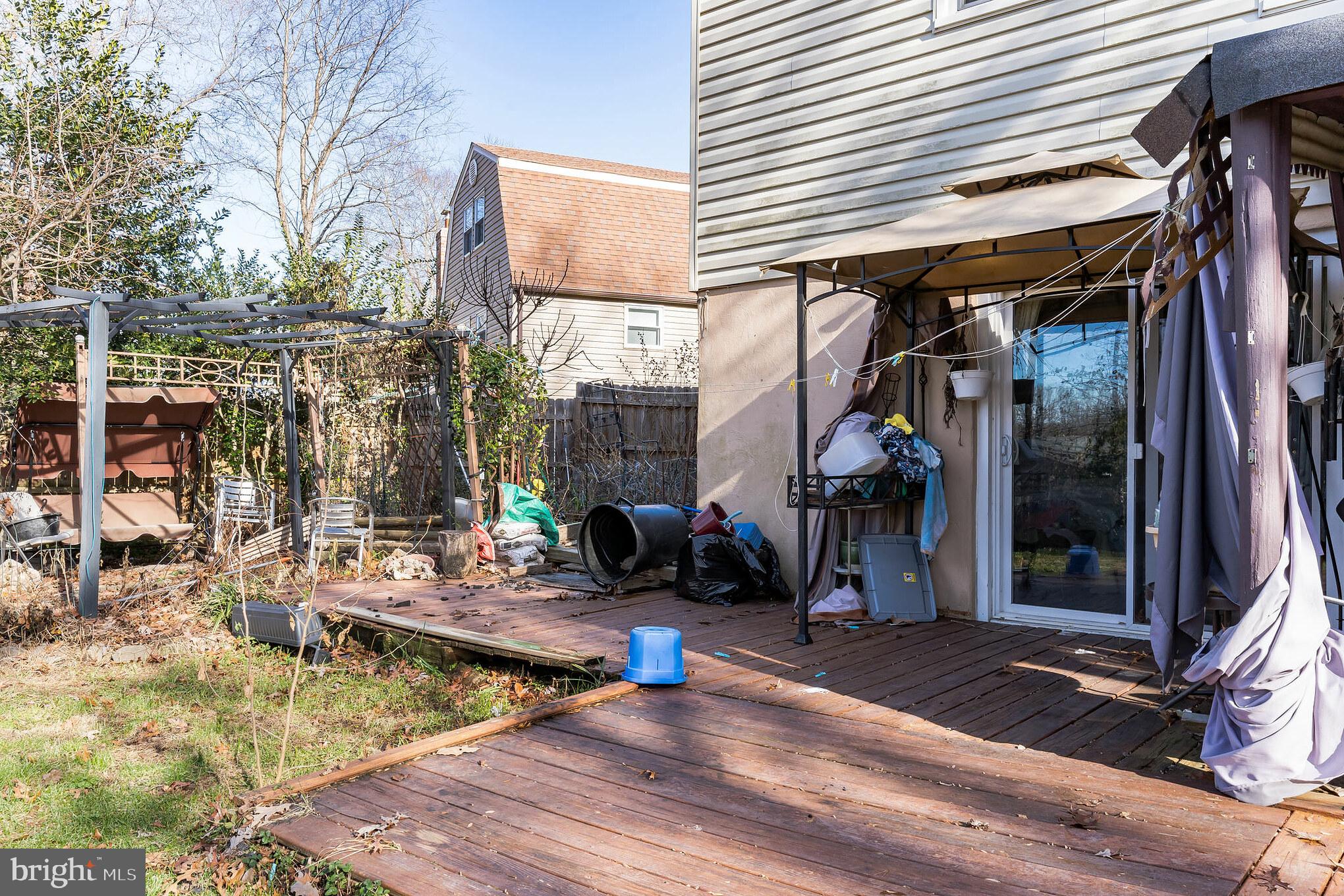 LAKE RIDGE - Residential