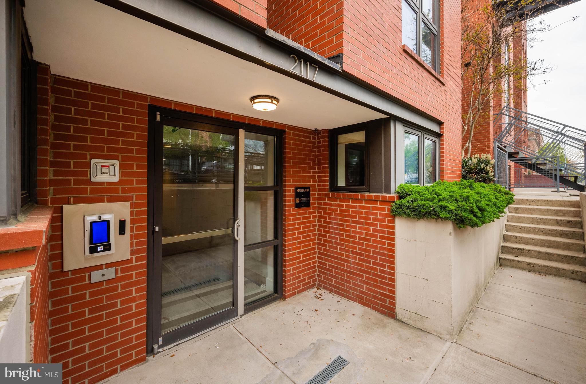 2117 10TH STREET NW G04