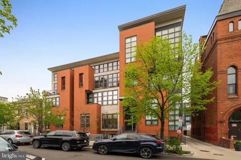 MLS: DCDC2189994