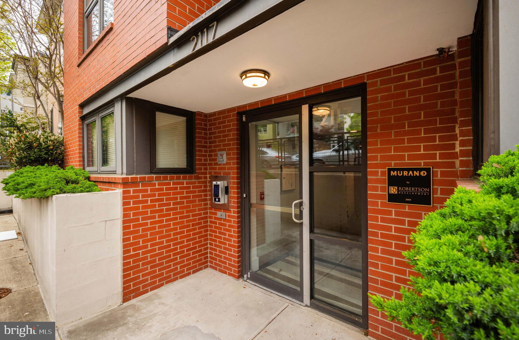 2117 10TH STREET NW G04