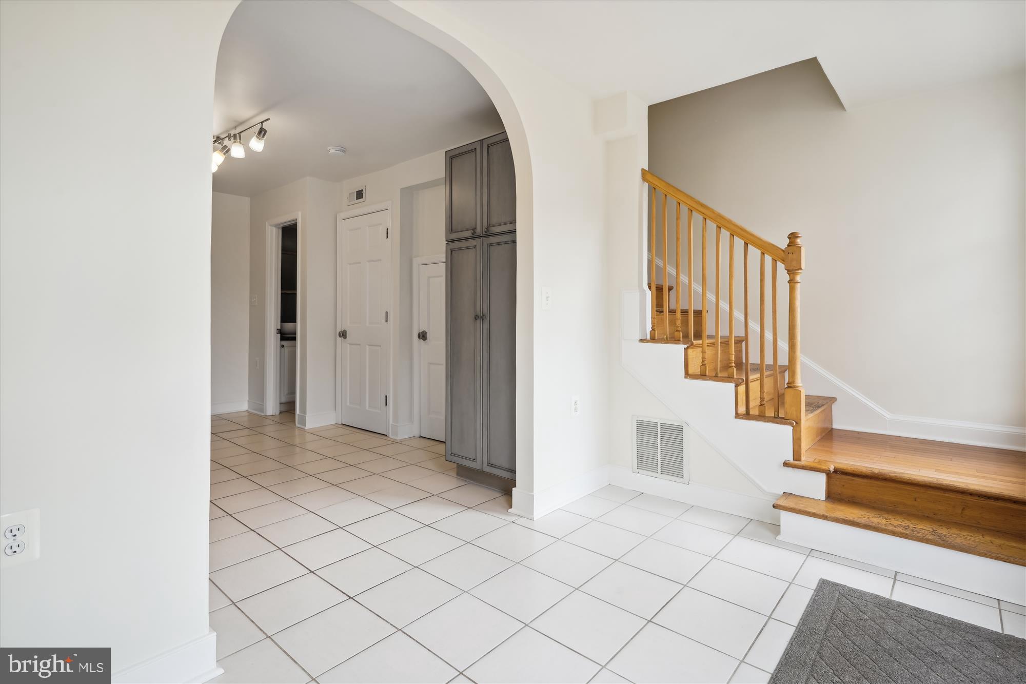 OLD TOWN - Residential Lease