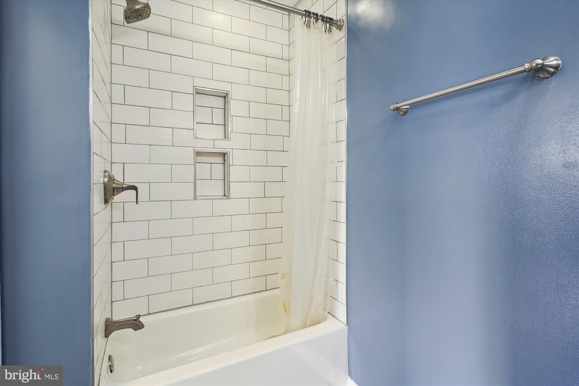 OLD TOWN - Residential Lease