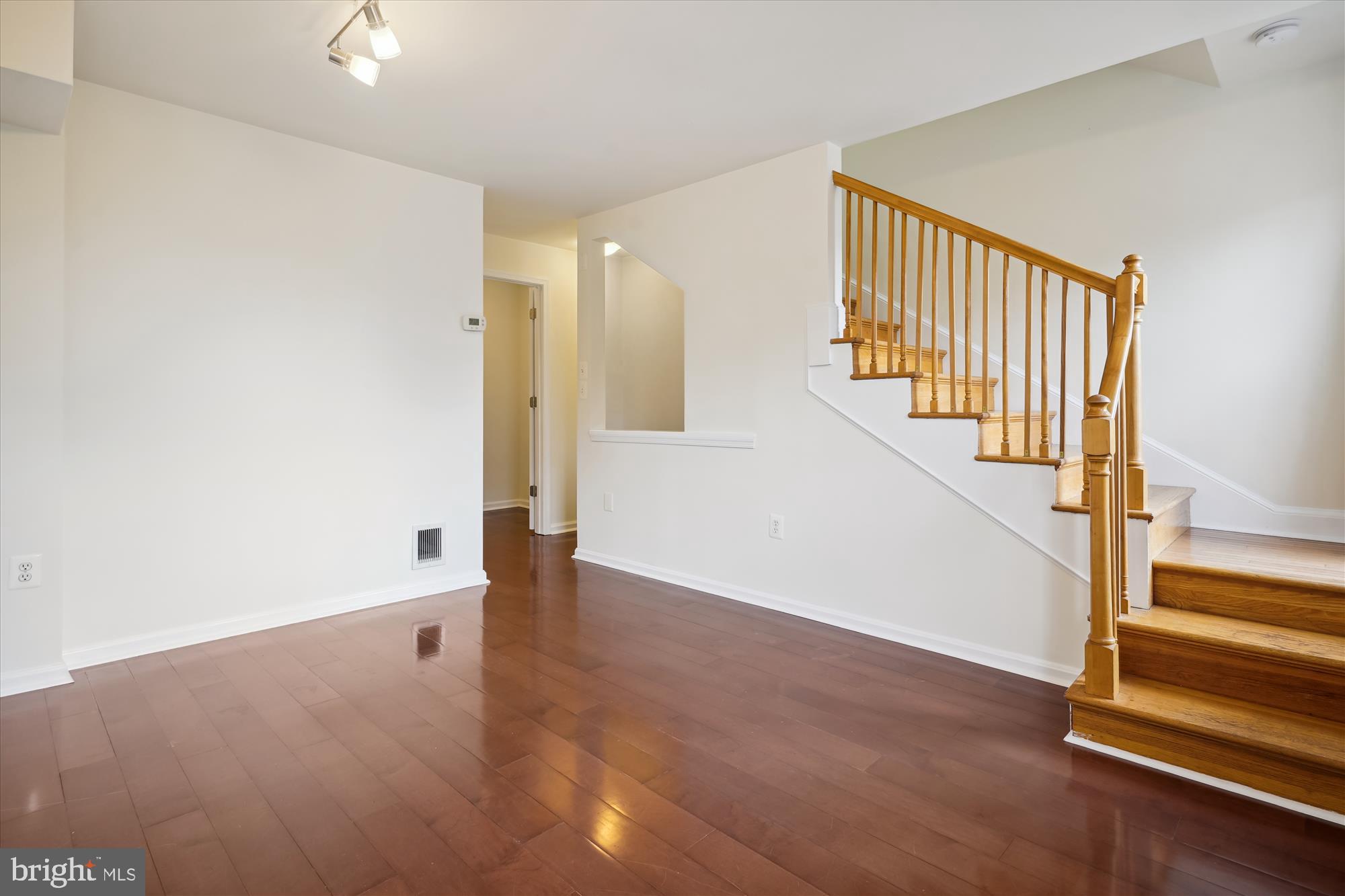 OLD TOWN - Residential Lease