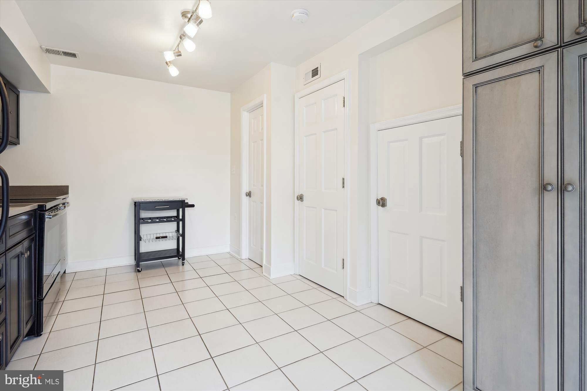 OLD TOWN - Residential Lease