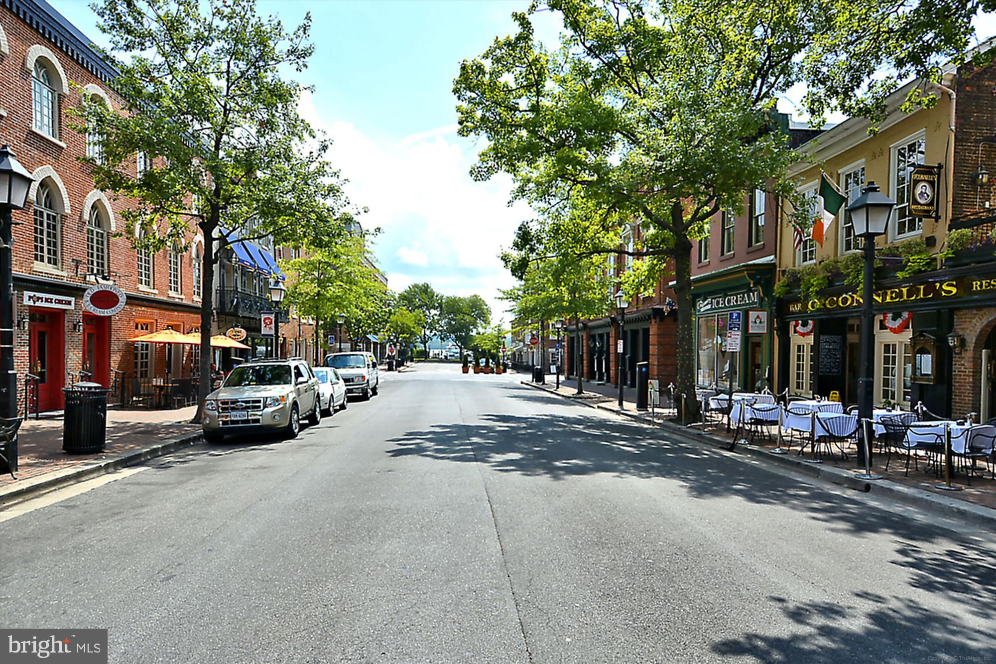 OLD TOWN - Residential Lease