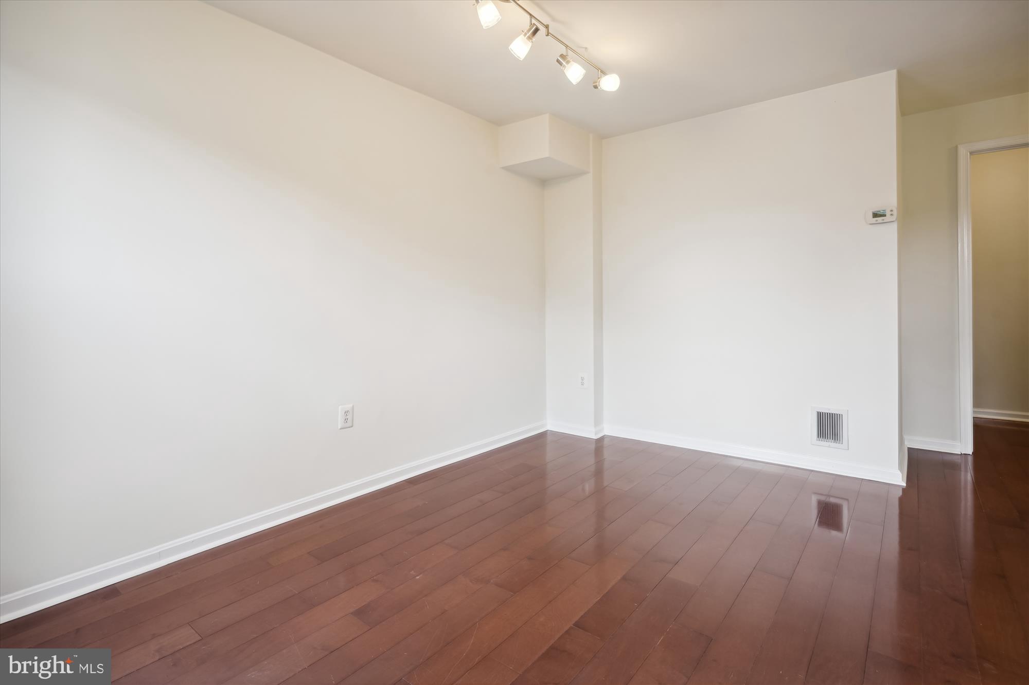 OLD TOWN - Residential Lease