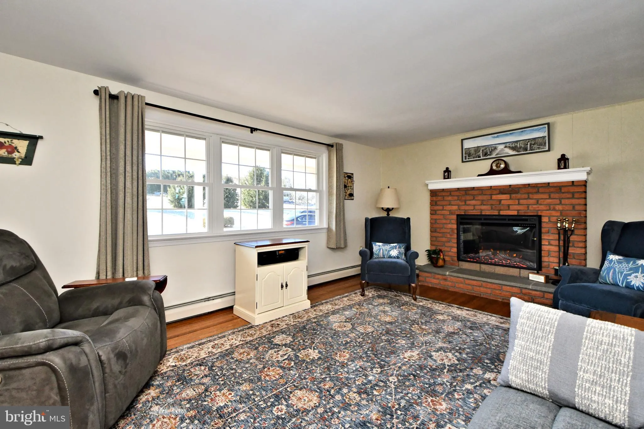 Pennsburg, Pennsylvania 18073, United States, 4 Bedrooms Bedrooms, ,2 BathroomsBathrooms,Residential,Pending,19807