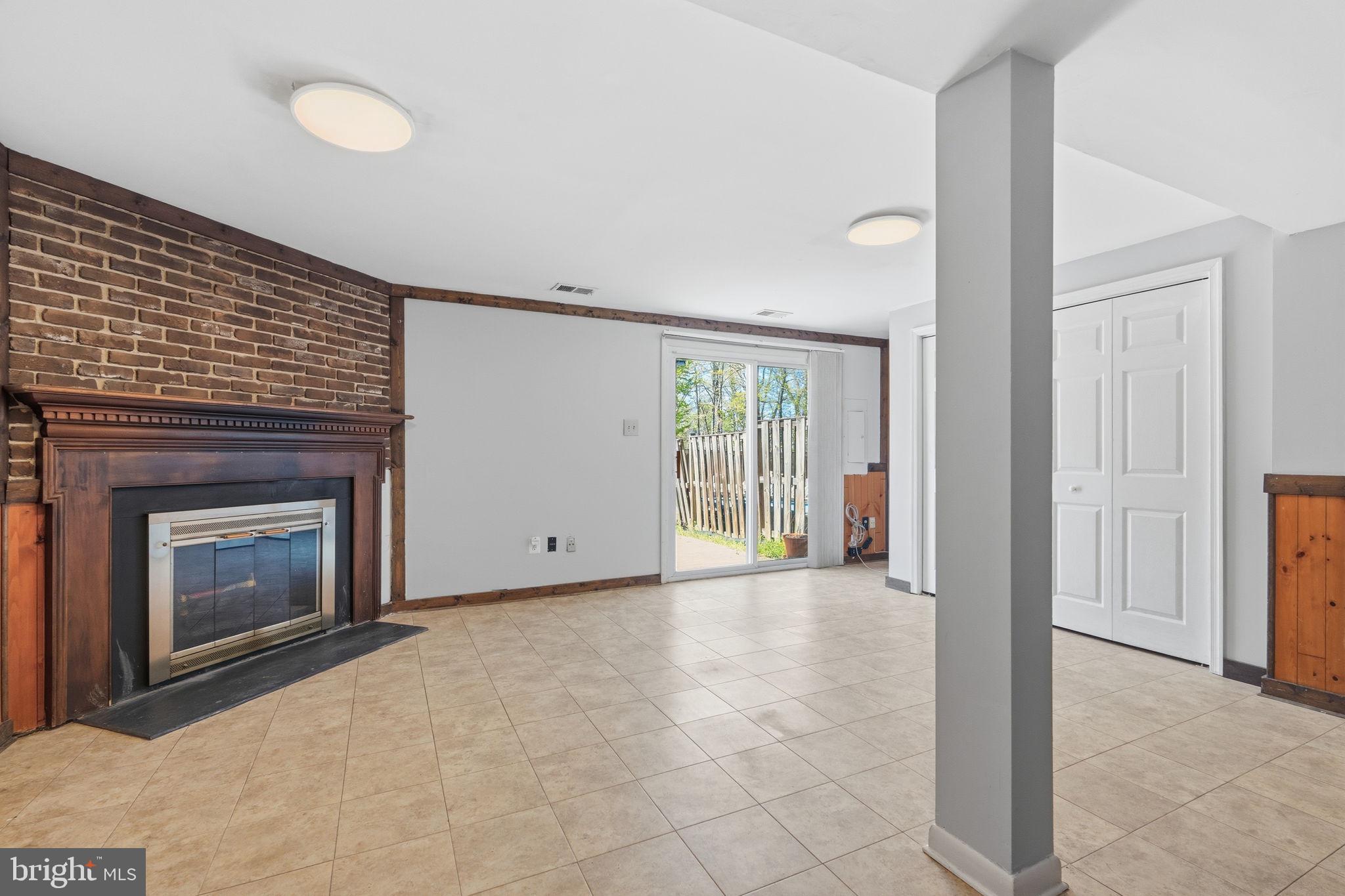 REFLECTION LAKE - Residential