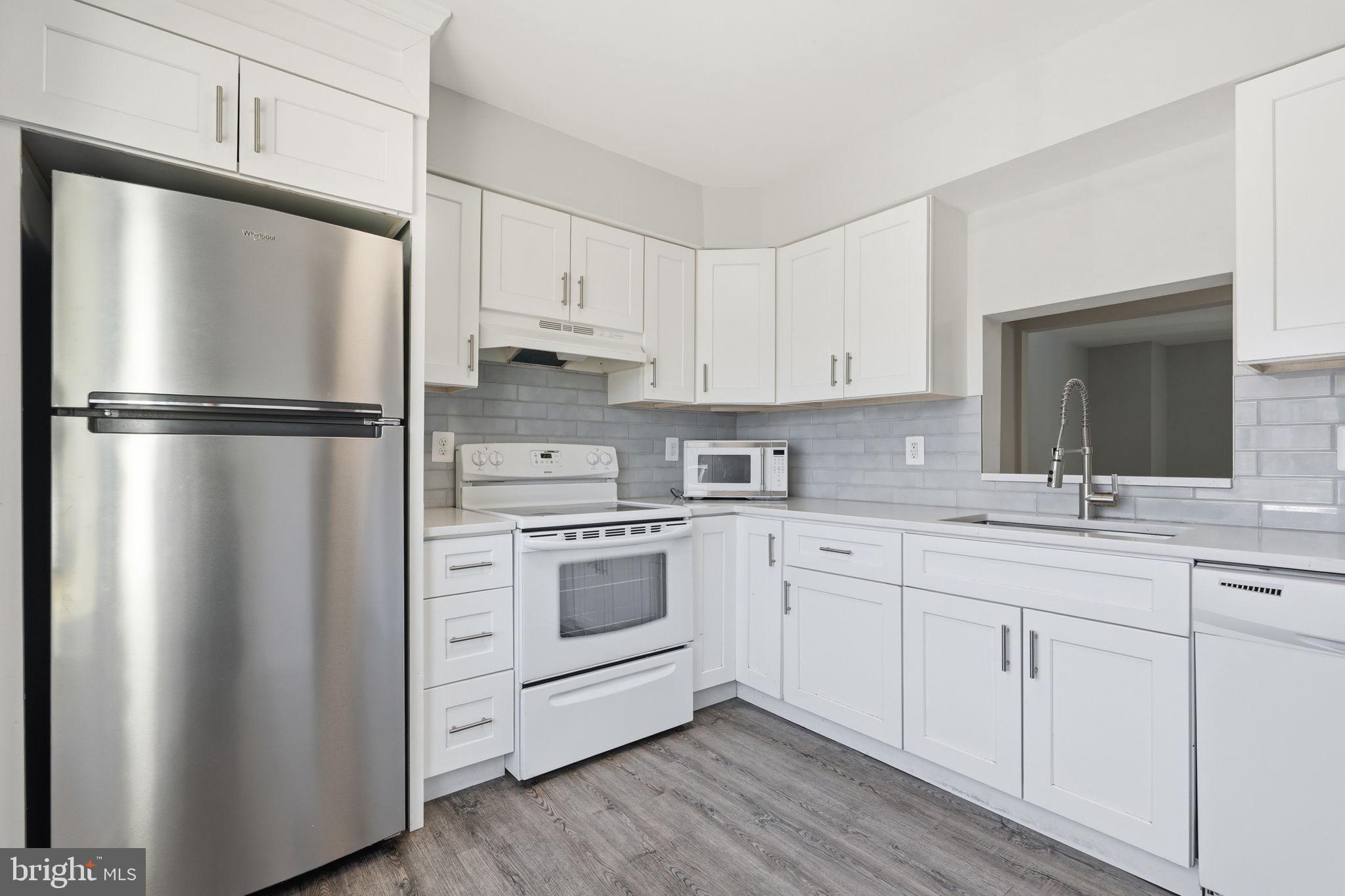 REFLECTION LAKE - Residential