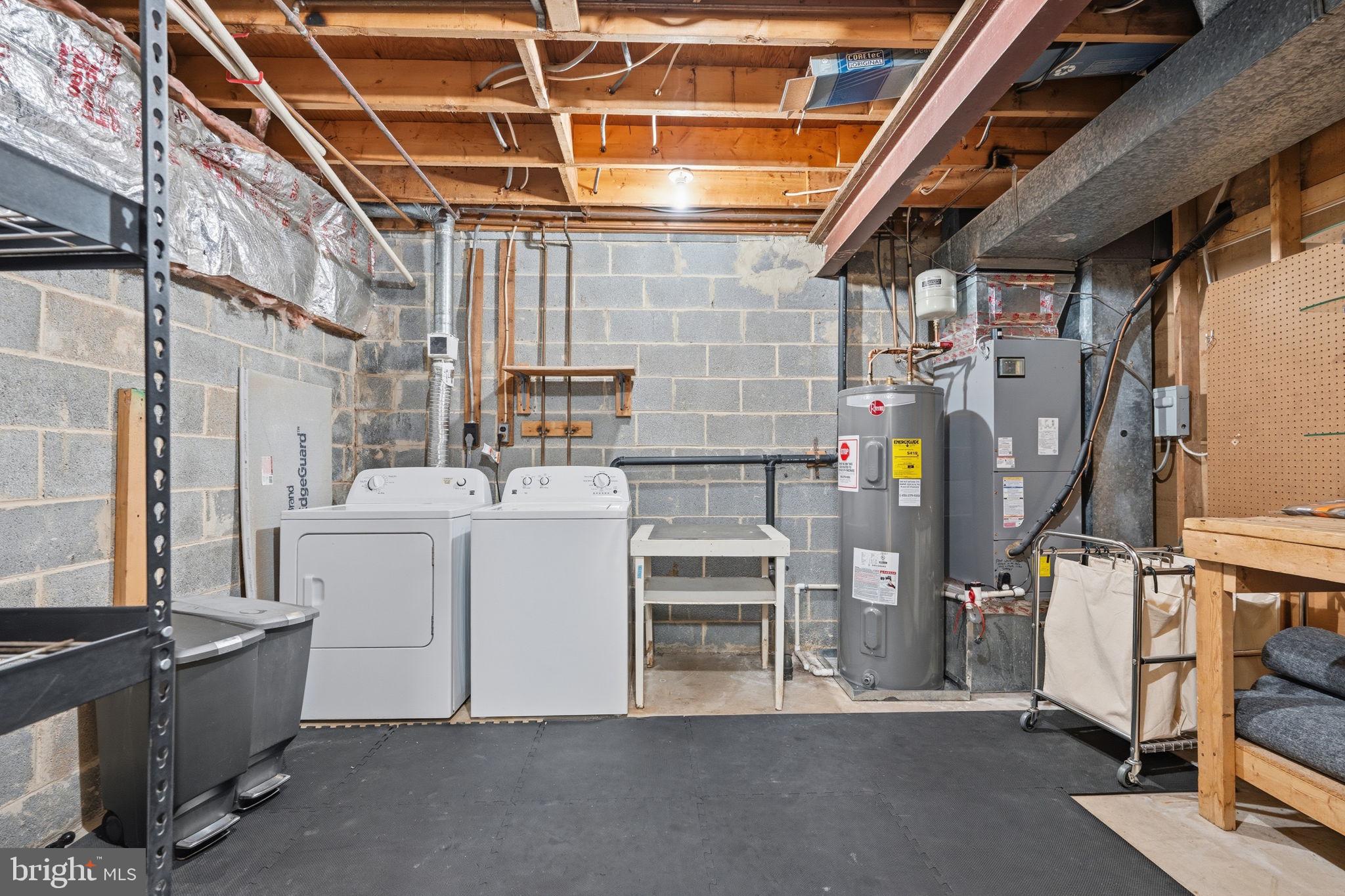 REFLECTION LAKE - Residential