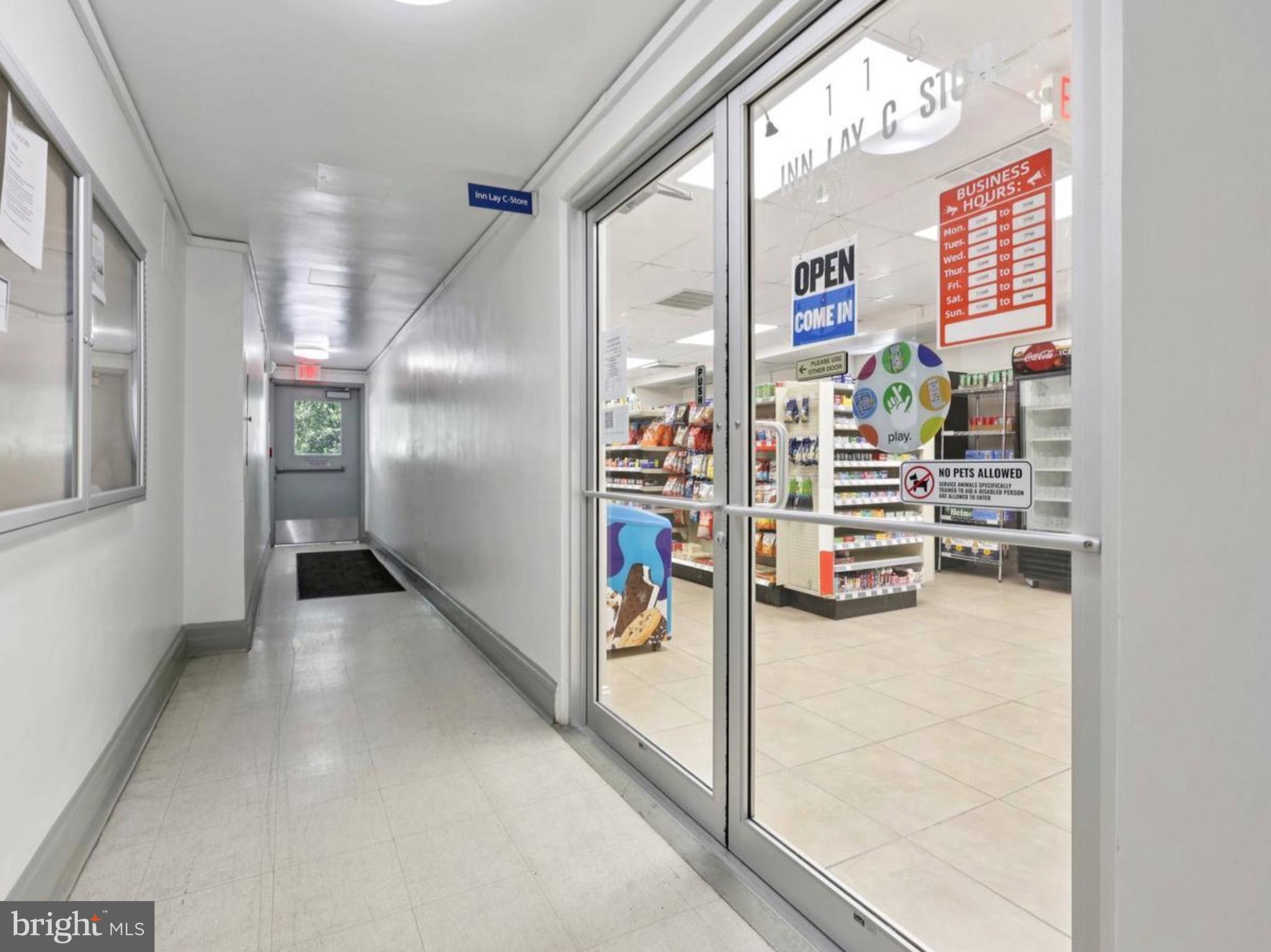 RIVER TOWERS - Residential