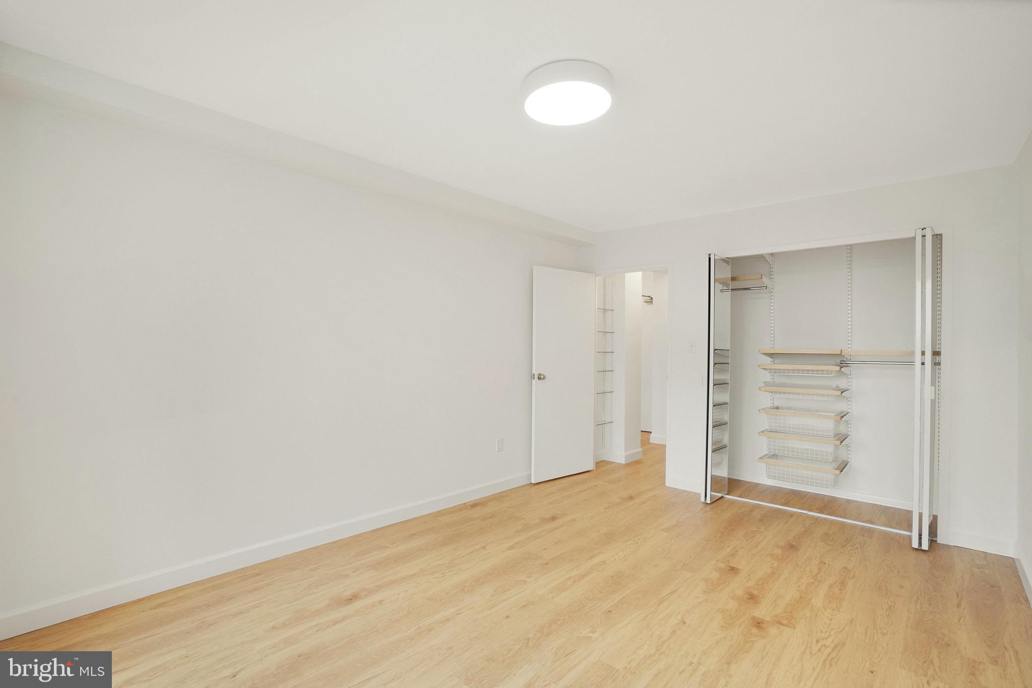 RIVER TOWERS - Residential