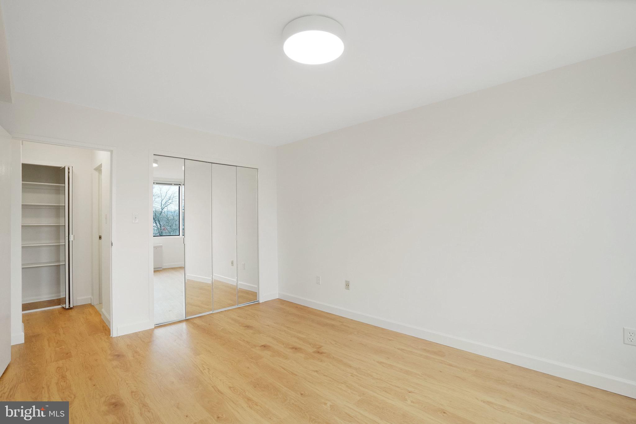 RIVER TOWERS - Residential