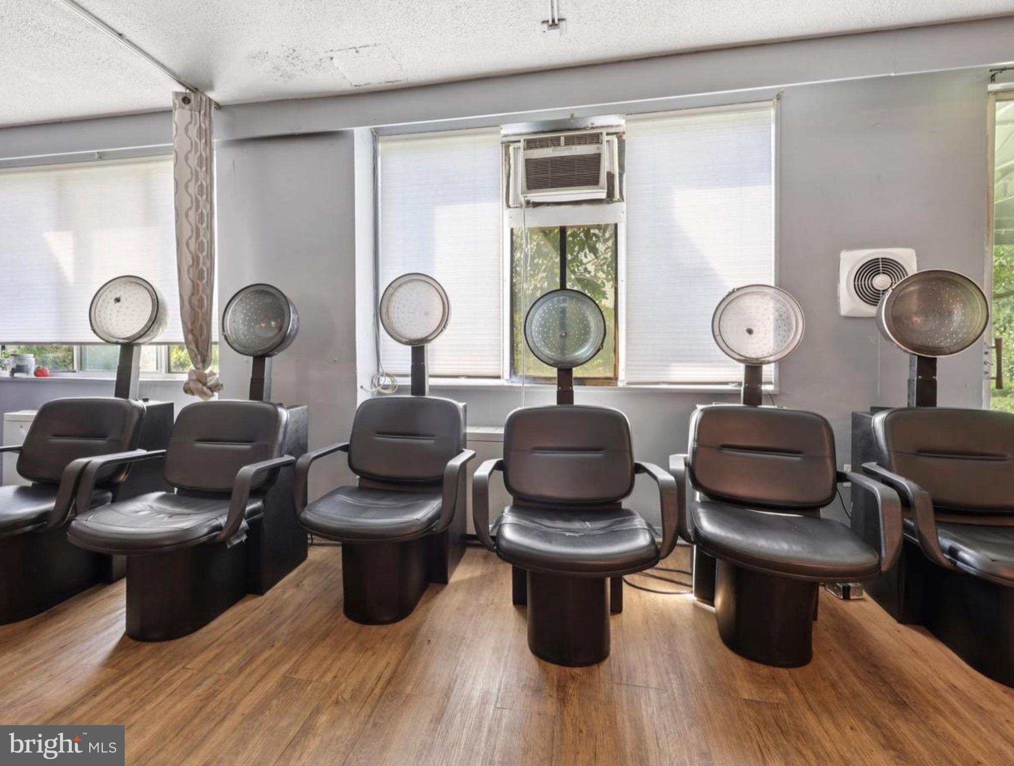 RIVER TOWERS - Residential