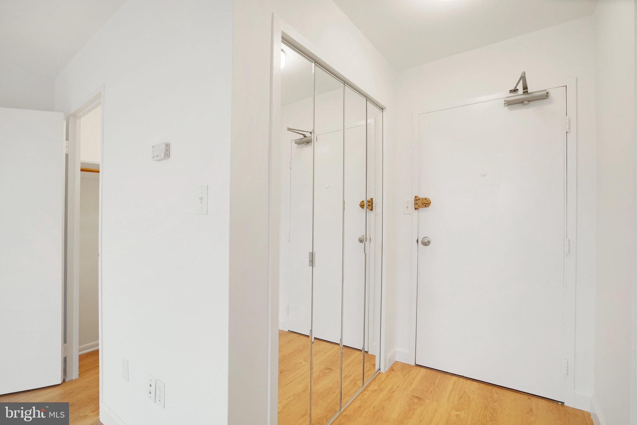 RIVER TOWERS - Residential