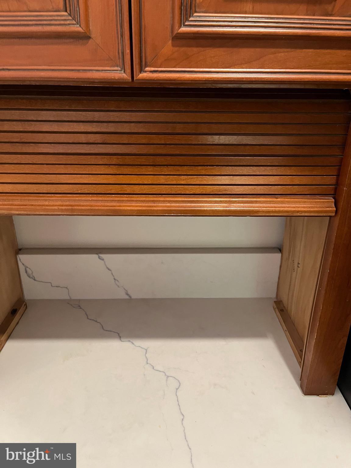 RIVER TOWERS - Residential