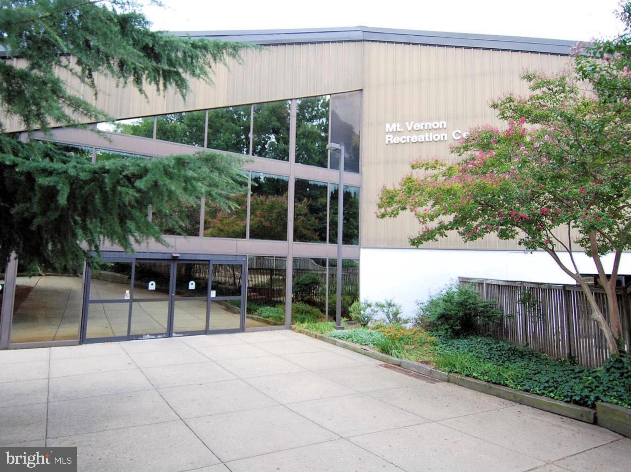 RIVER TOWERS - Residential