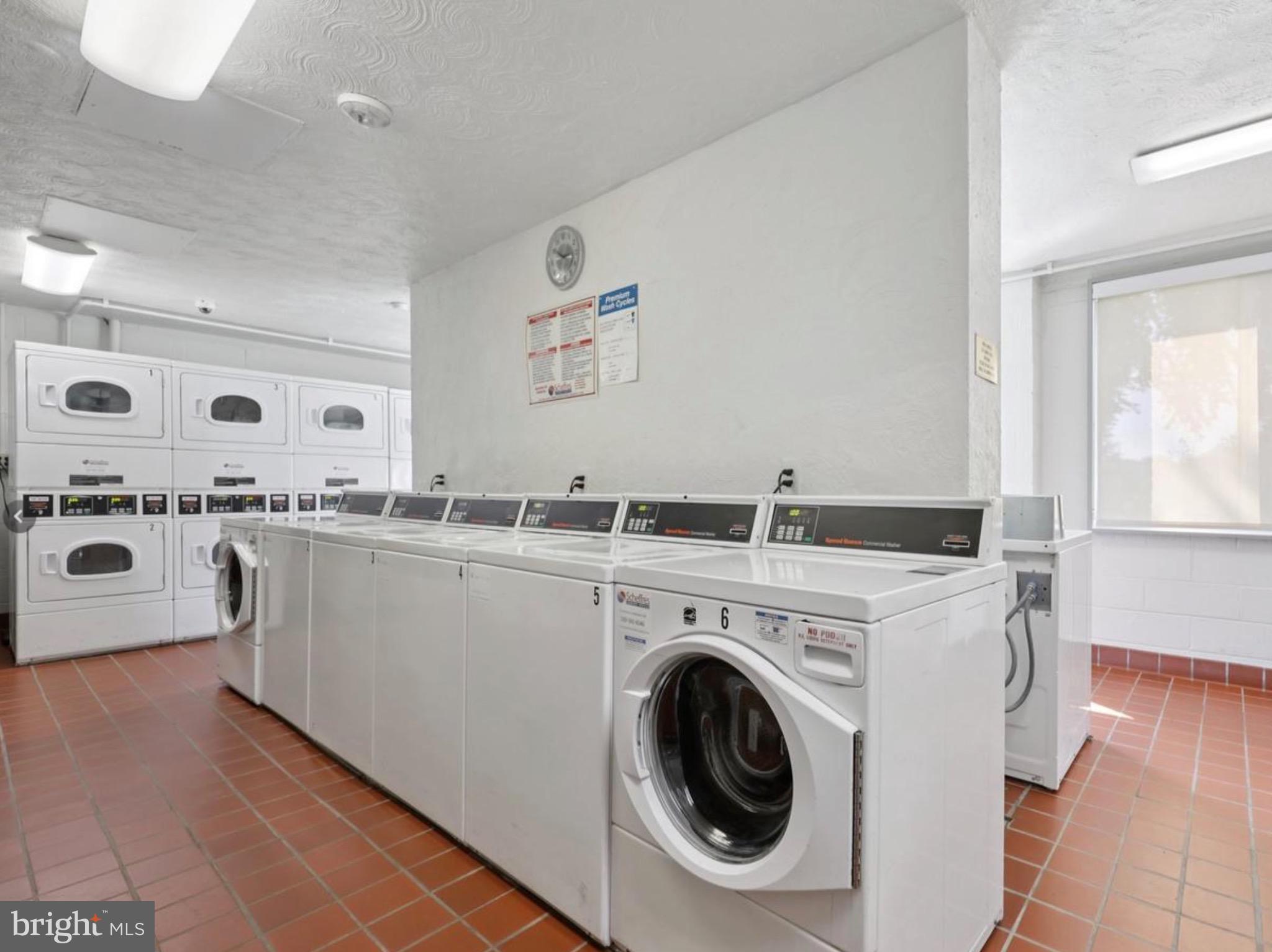 RIVER TOWERS - Residential