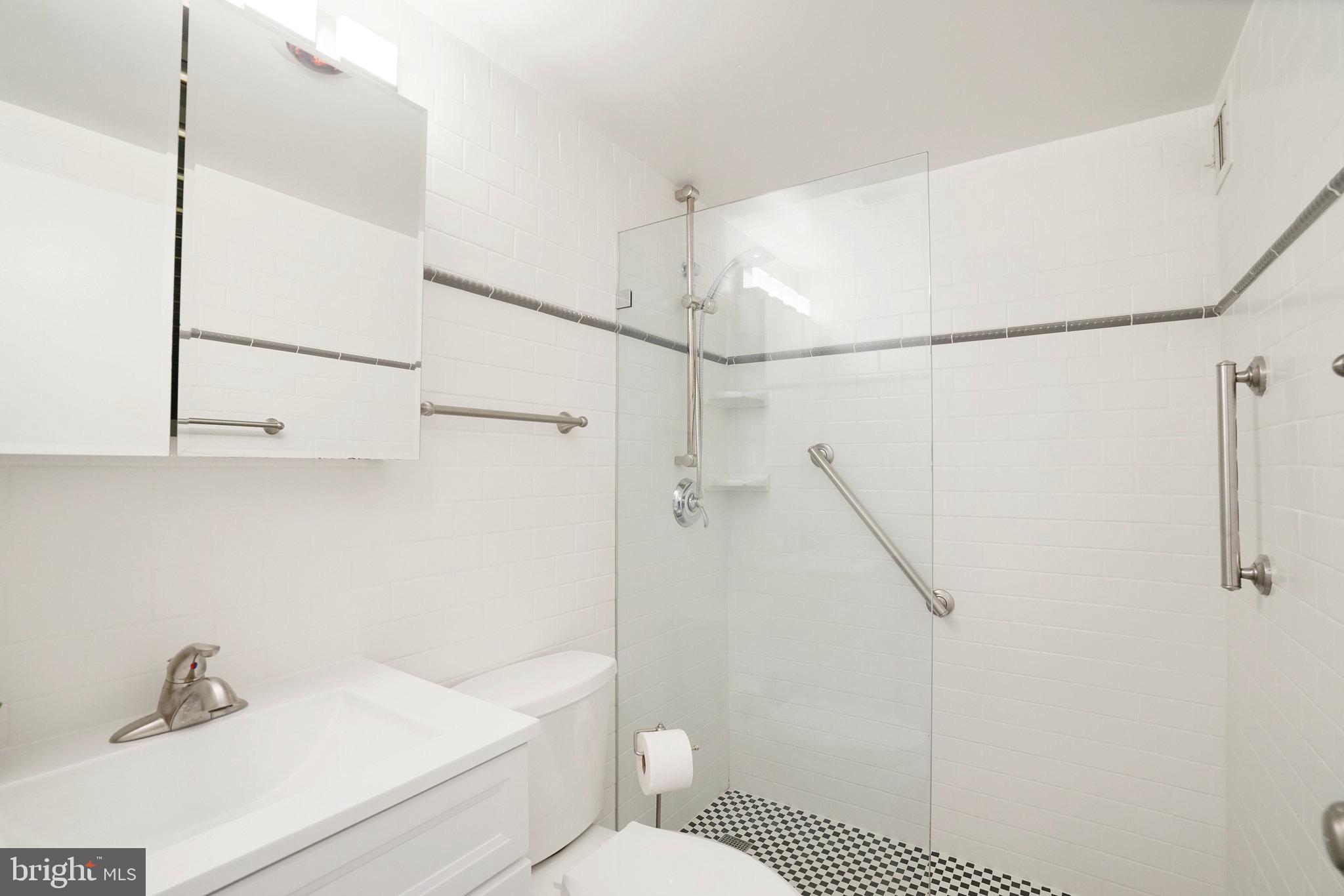 RIVER TOWERS - Residential