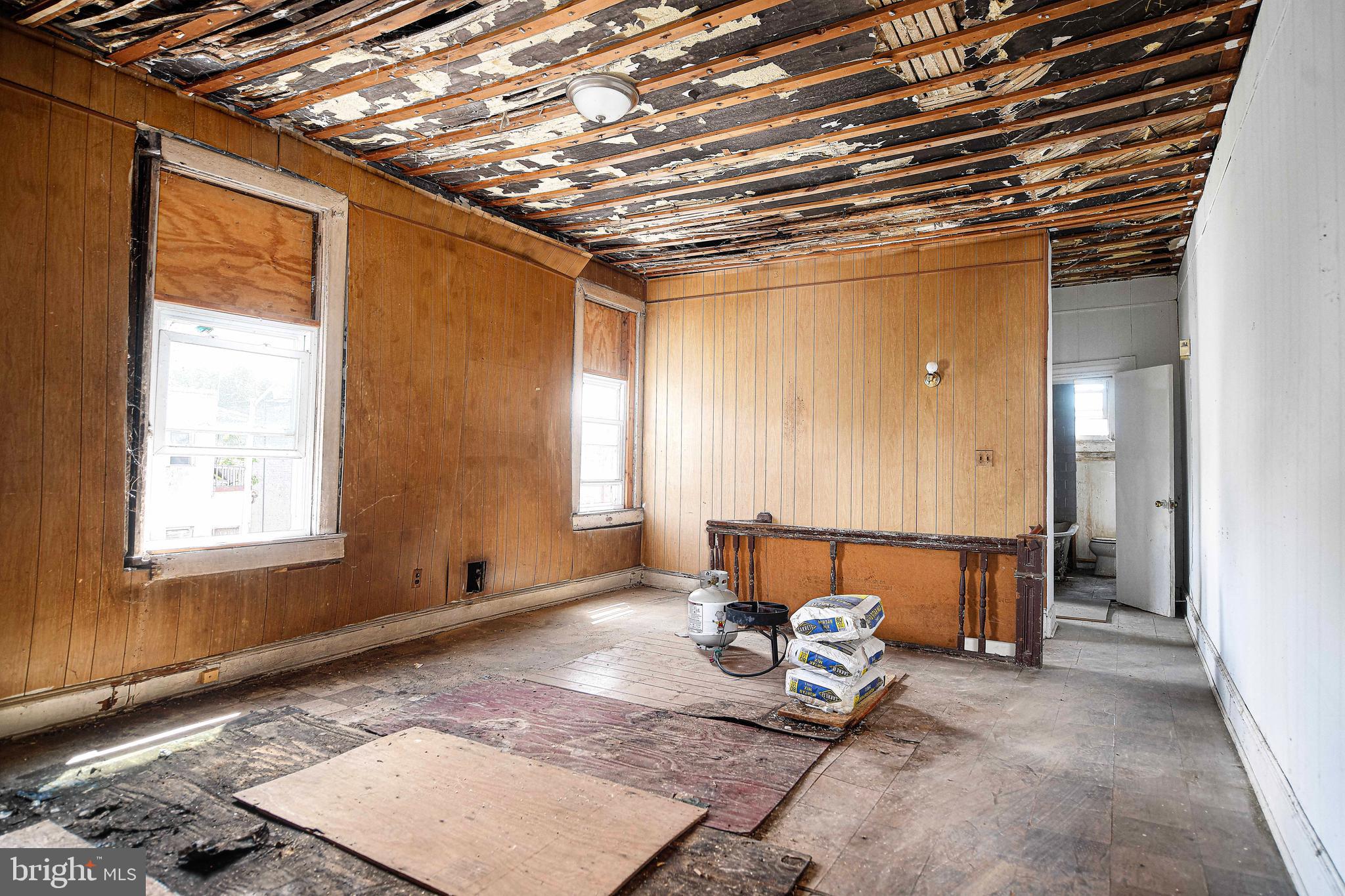 BROADWAY EAST - Residential