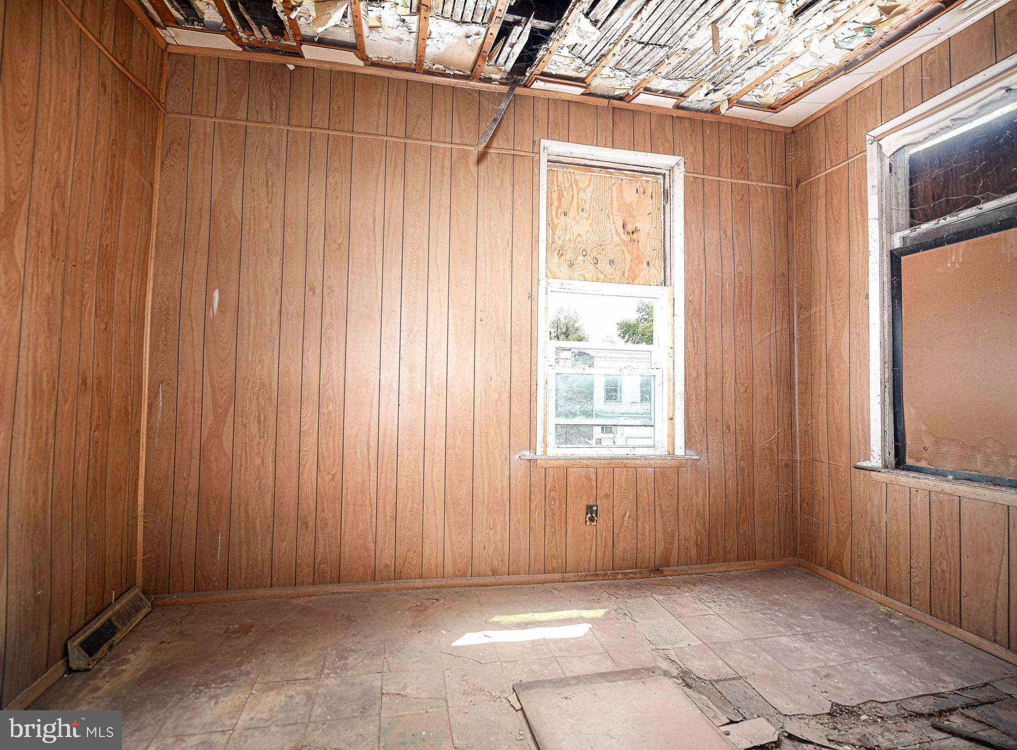 BROADWAY EAST - Residential