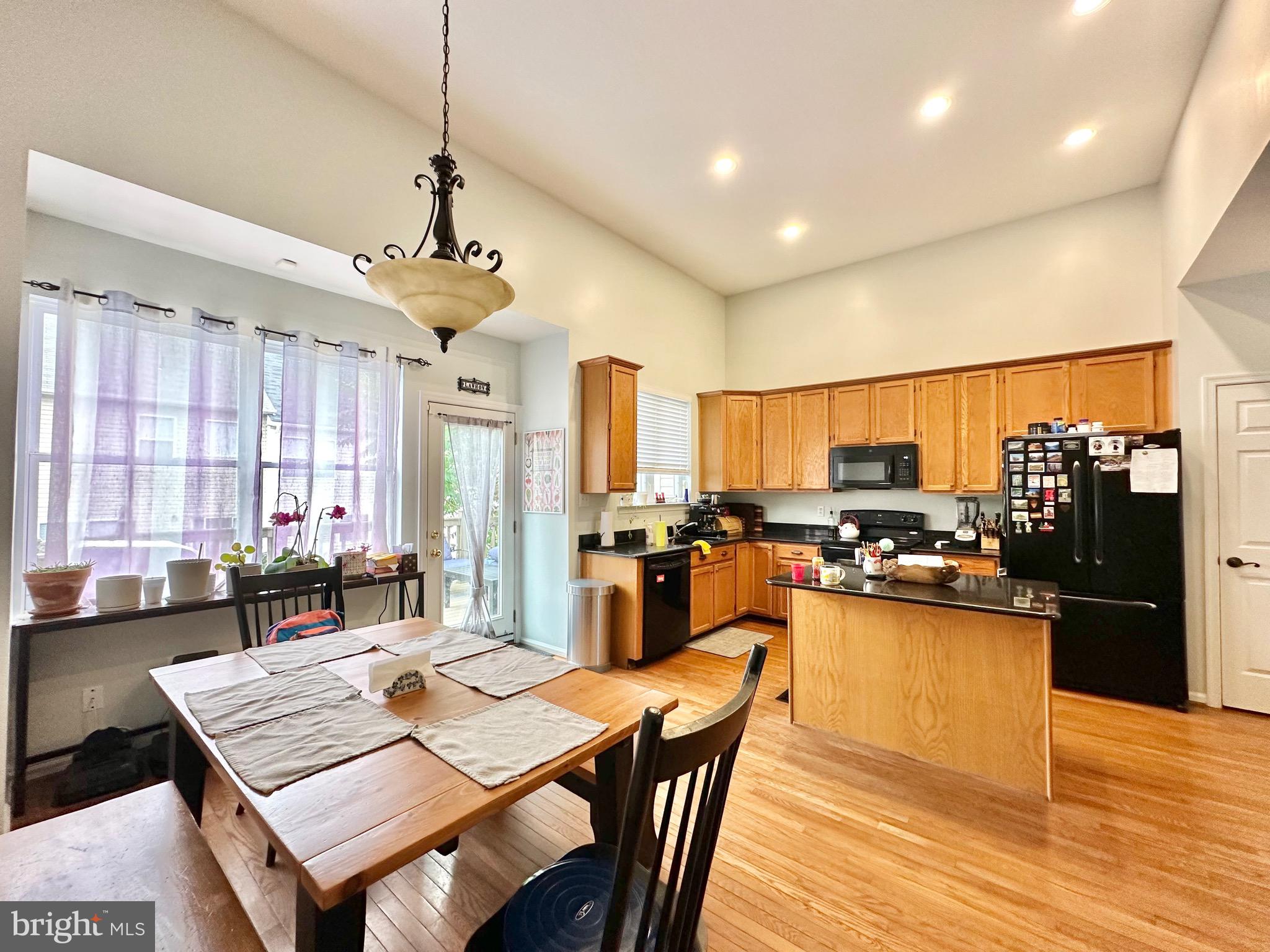 KINGSTOWNE - Residential Lease