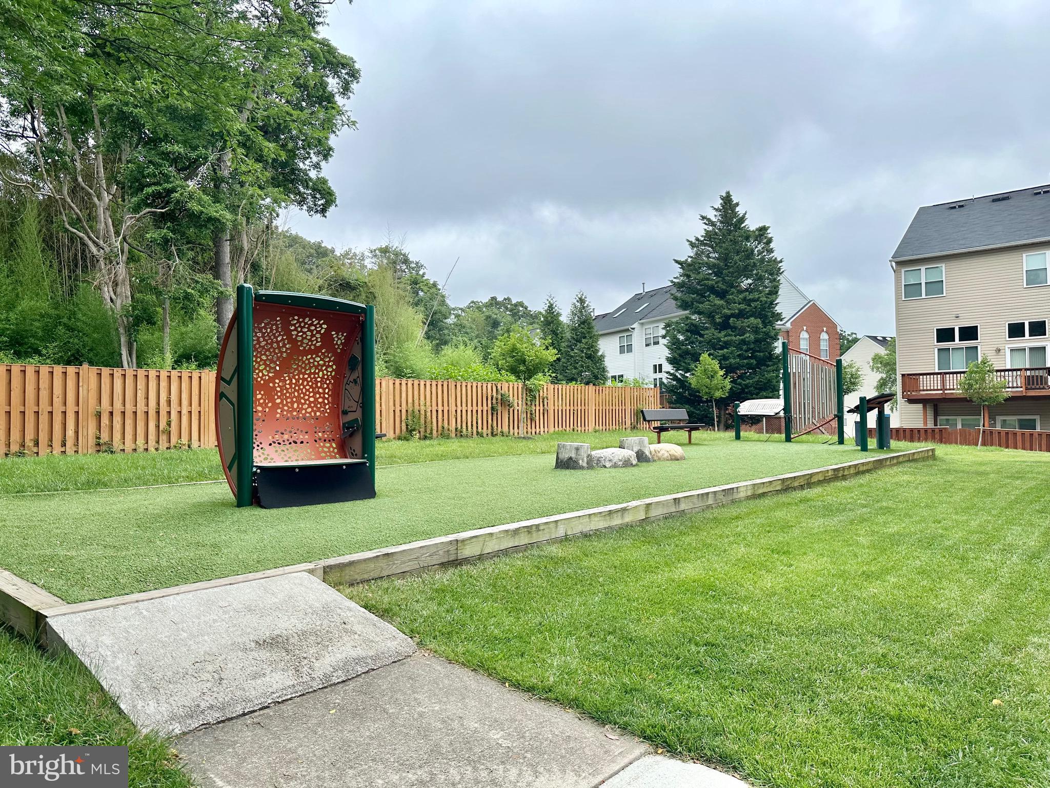 KINGSTOWNE - Residential Lease