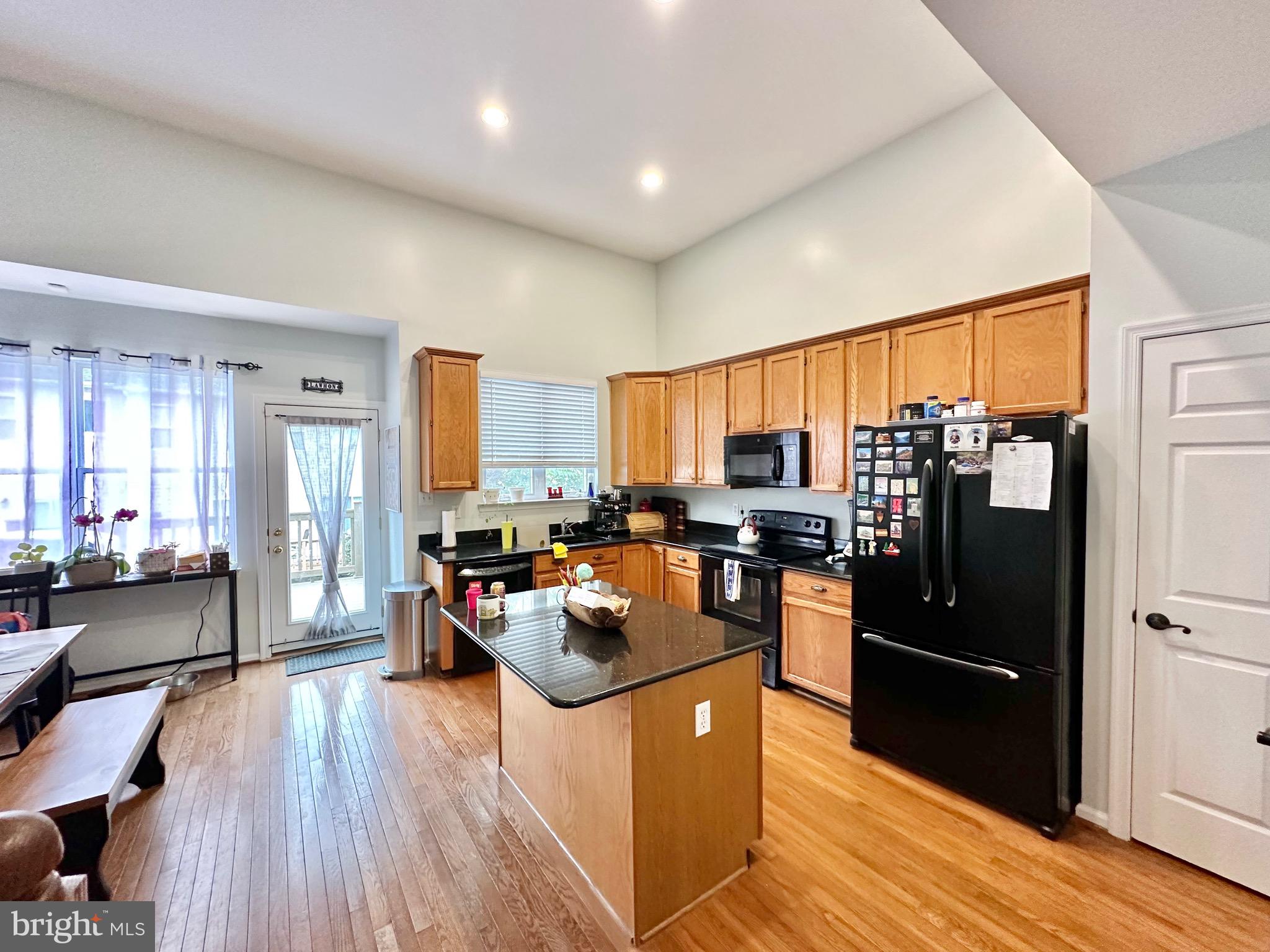 KINGSTOWNE - Residential Lease