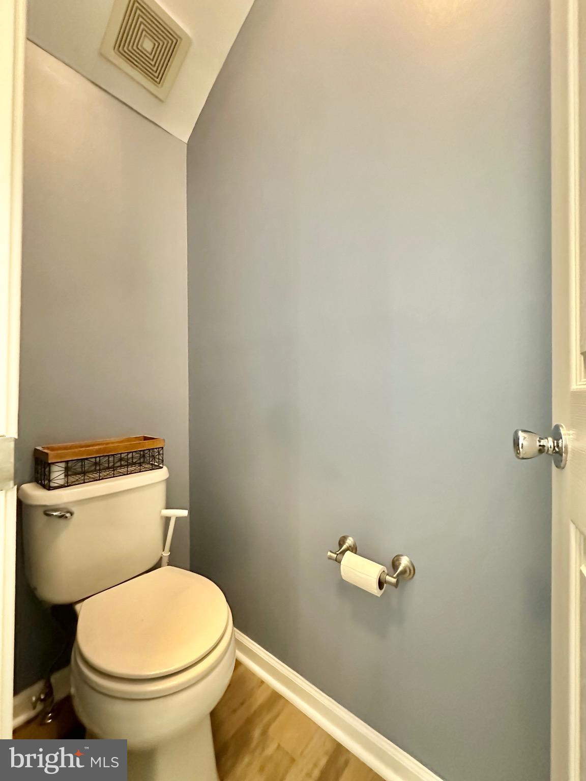 KINGSTOWNE - Residential Lease