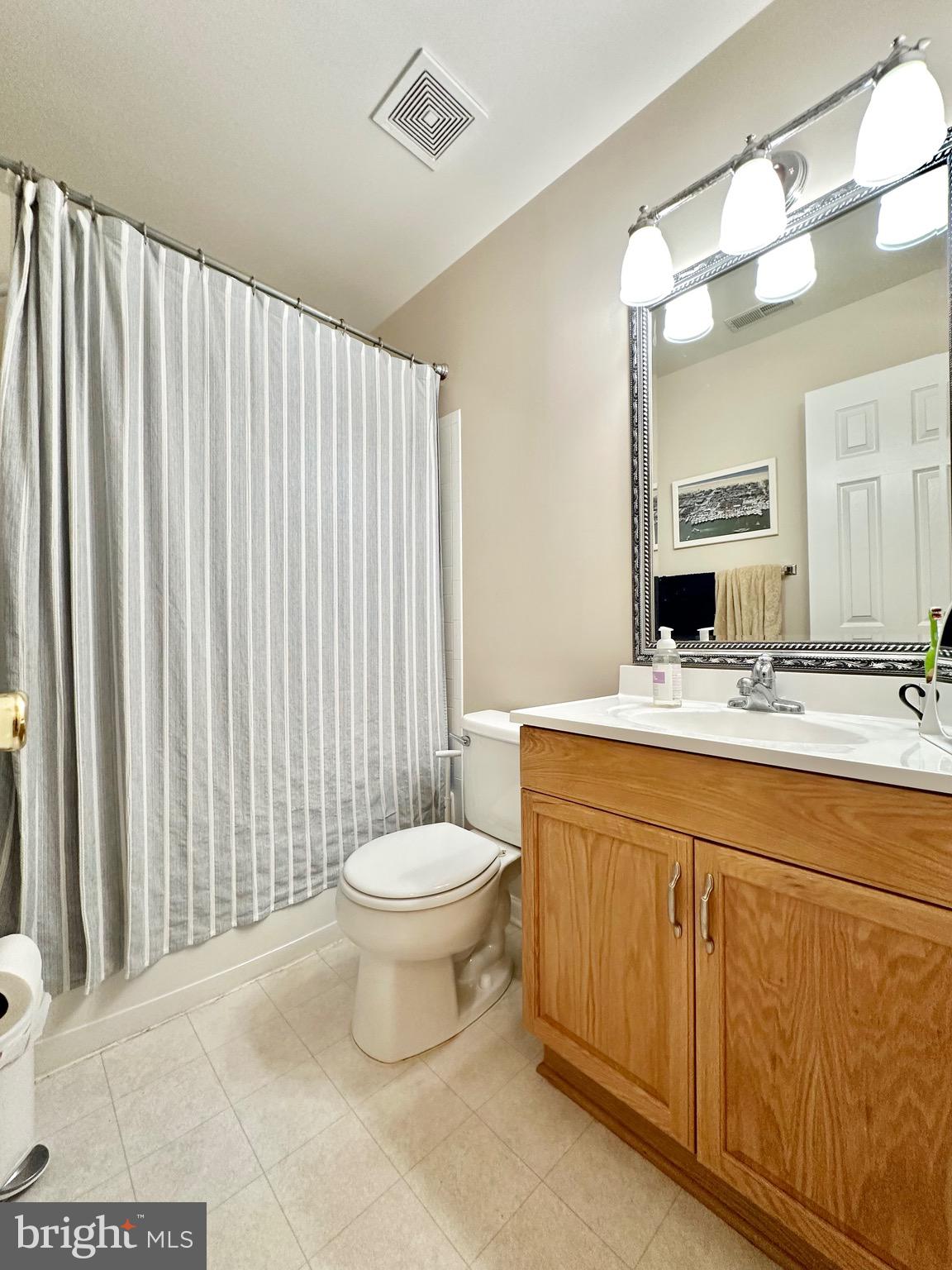 KINGSTOWNE - Residential Lease